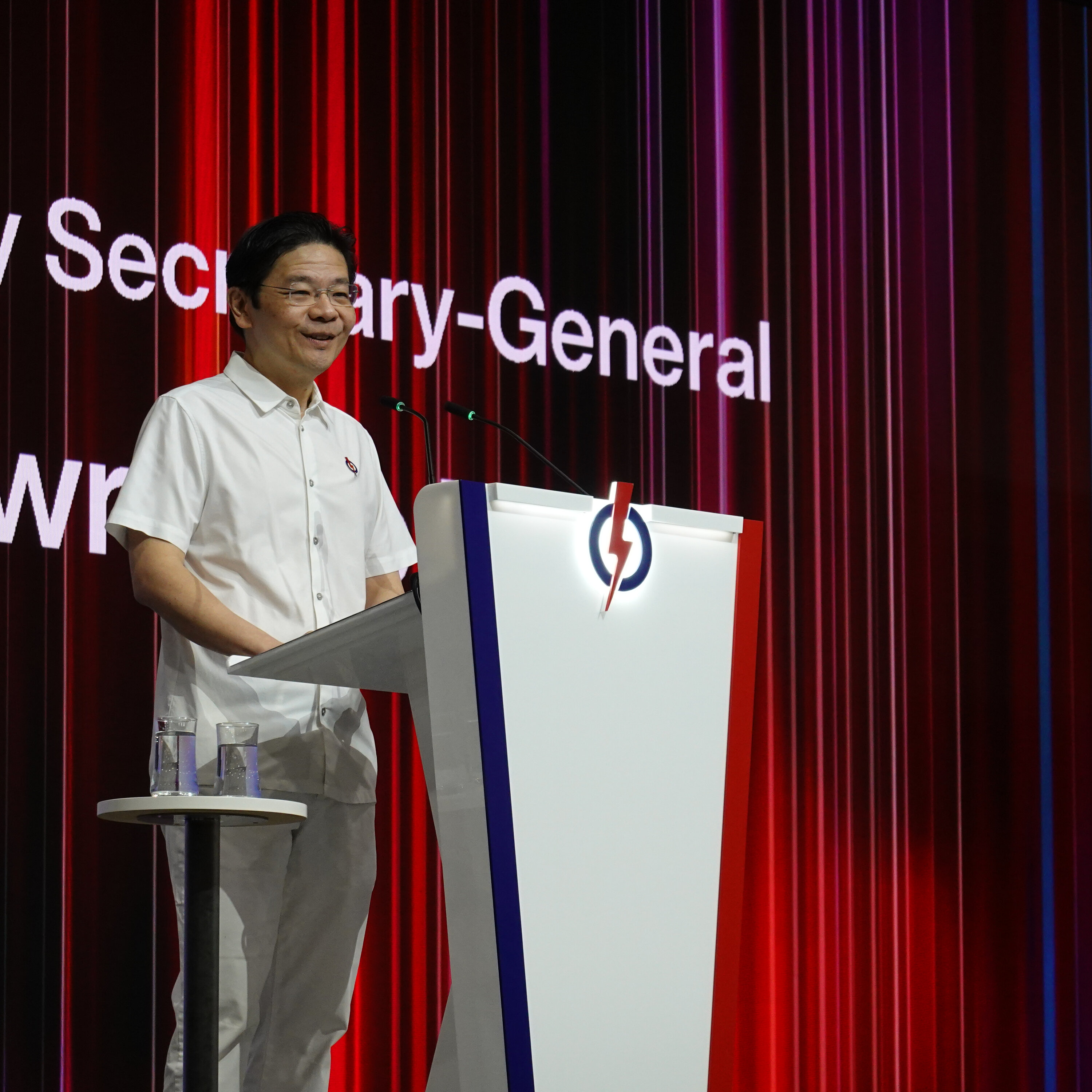 黄总理:大选成绩非压倒性 若失去淡滨尼和榜鹅两选区将传达错误信息 (09/11/2025) 黄总理:大选成绩非压倒性 若失去淡滨尼和榜鹅两选区将传达错误信息 (09/11/2025)