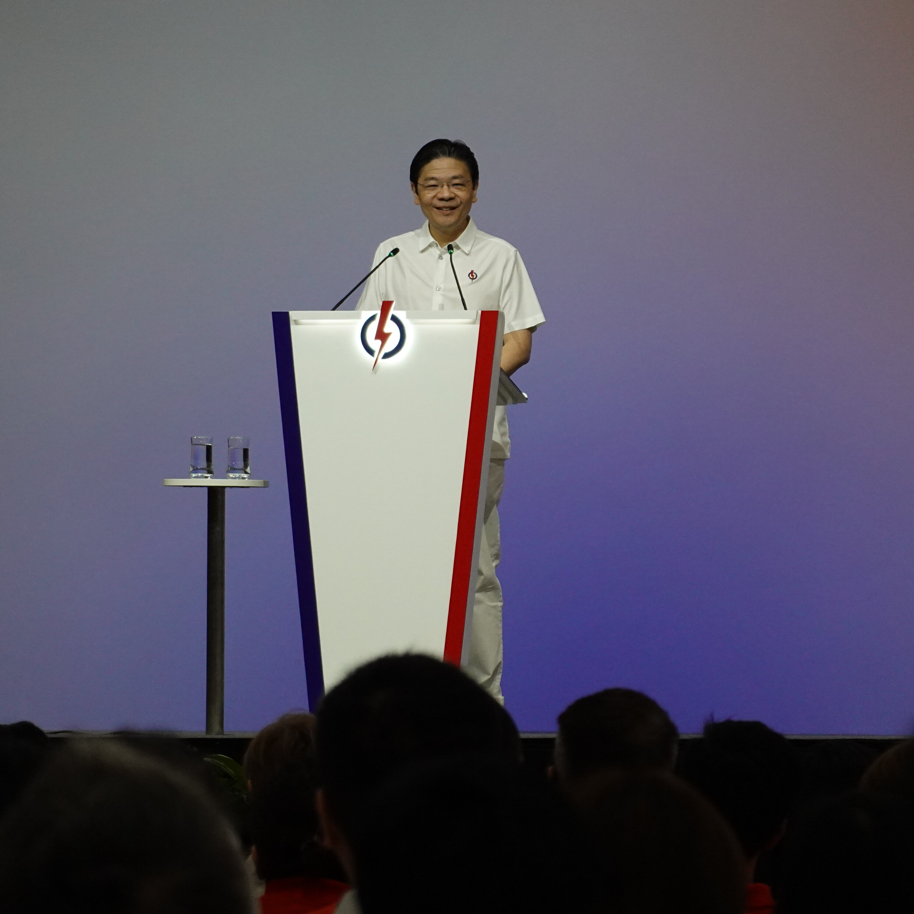 黄总理:五个由年轻政务官带领的委员会 明年将对经济策略提出初步建议 (09/11/2025) 黄总理:五个由年轻政务官带领的委员会 明年将对经济策略提出初步建议 (09/11/2025)