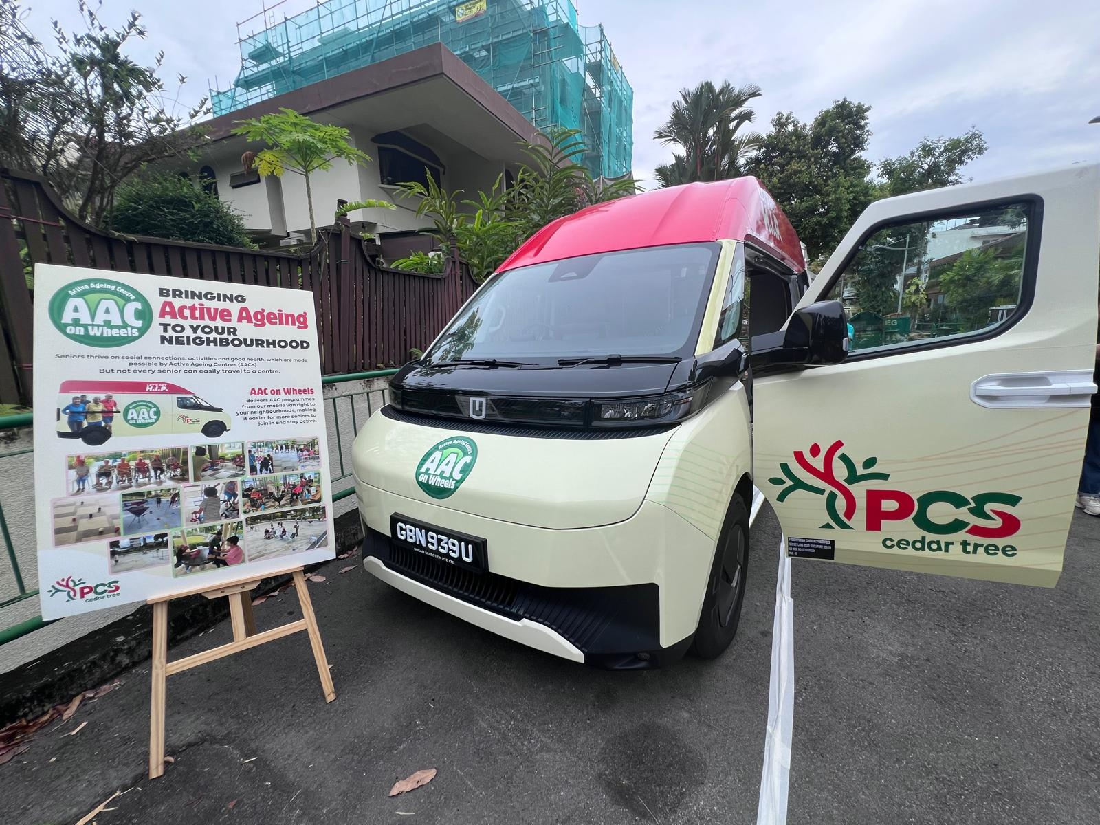 特别设计流动服务车开入邻里 助年长者参与活动 (12/11/2025)