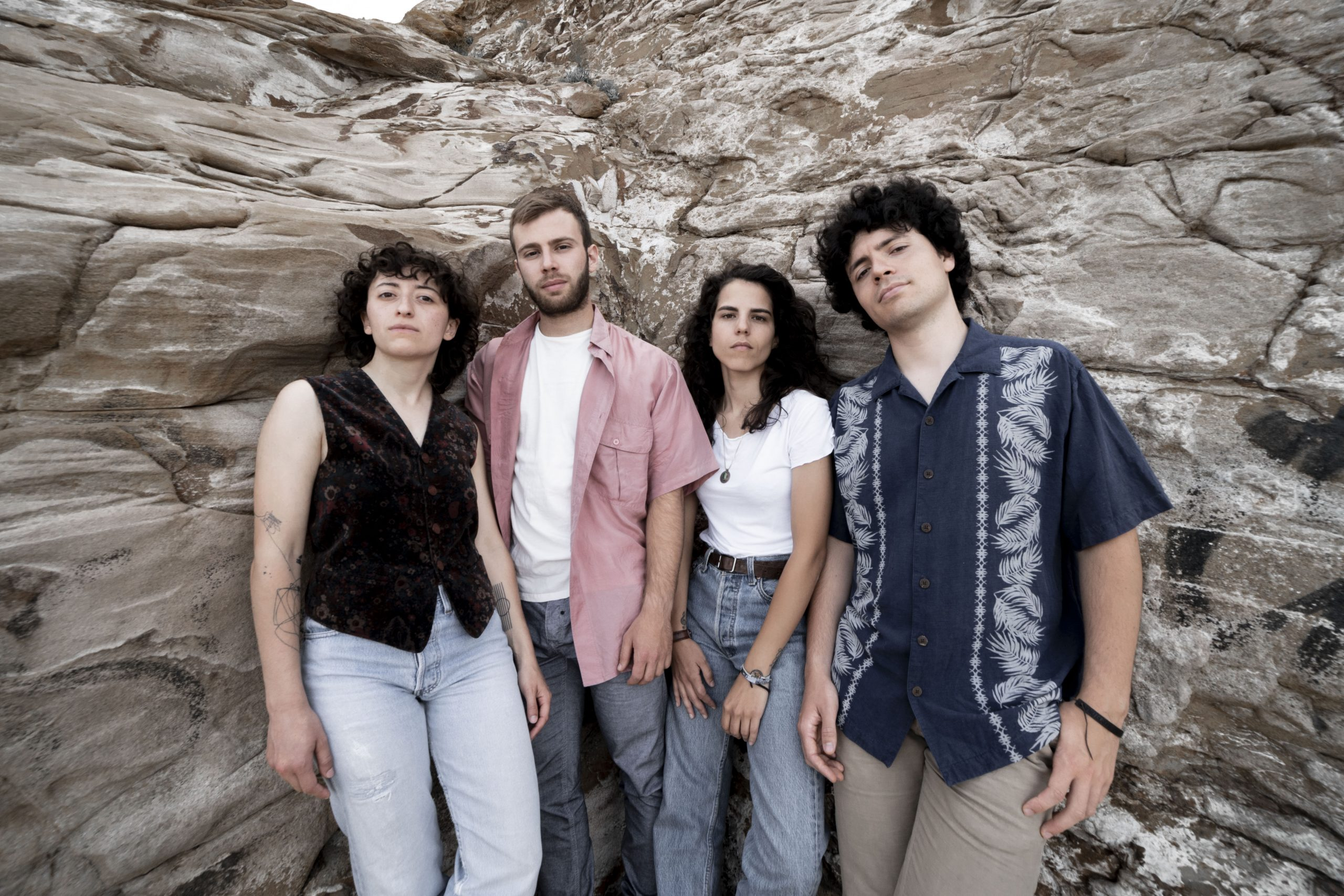 La band fiorentina Rooms by The Sea debutta con “Rivers and Beds”