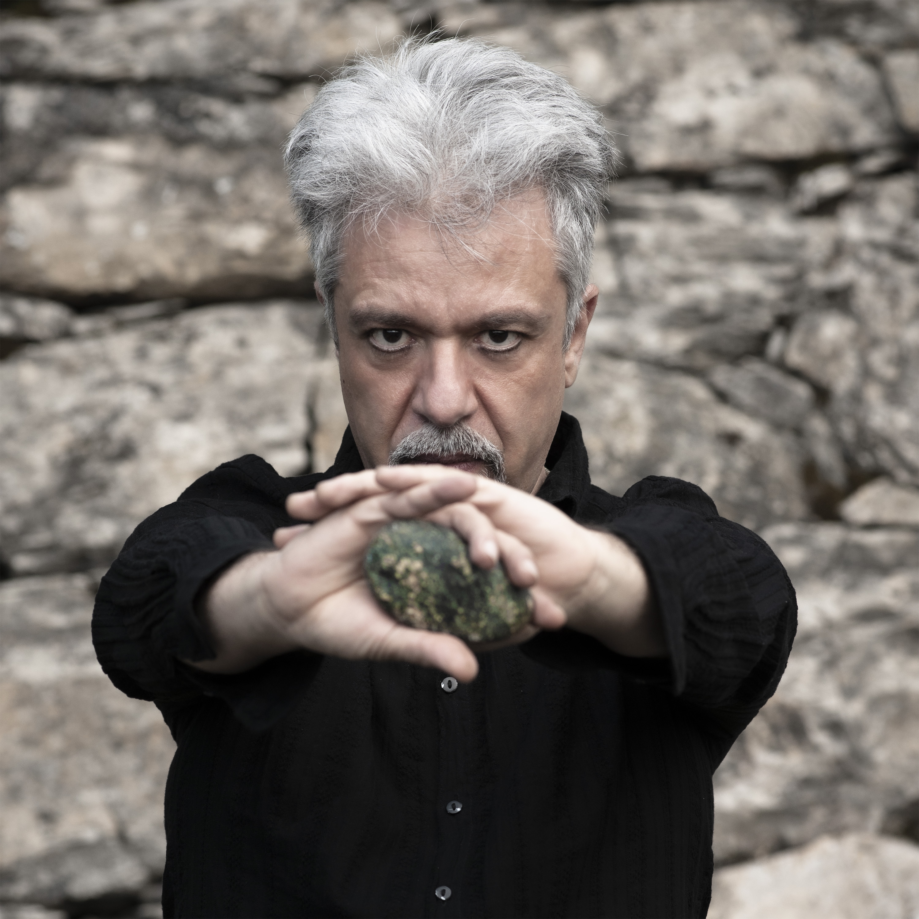 Emanuele Coggiola racconta la fine di un amore in musica: “Dopo la pioggia”
