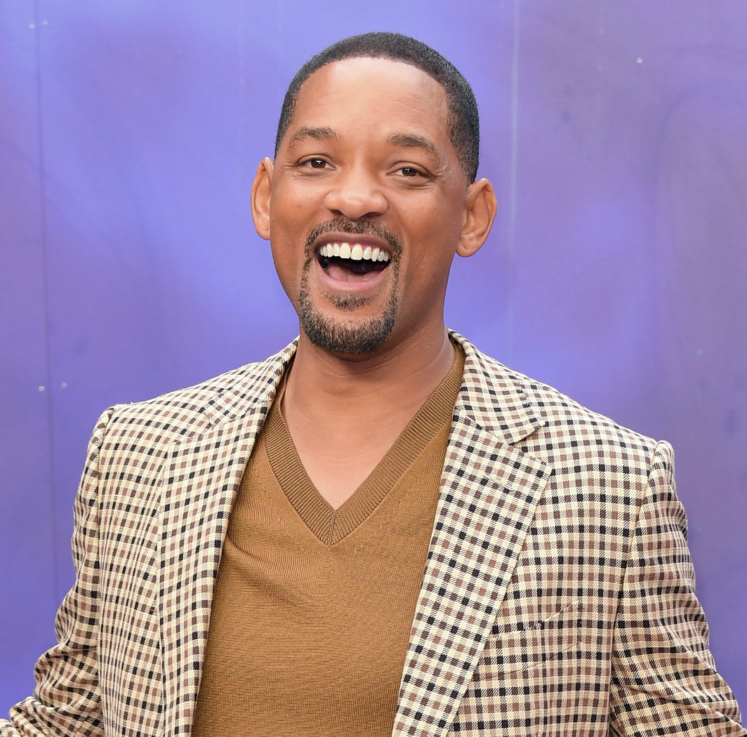 Will Smith Accused Of Posting Video Of Fake Audience & Christina Applegate Opens Up On MS Diagnosis Impact On Her Daughter episode artwork