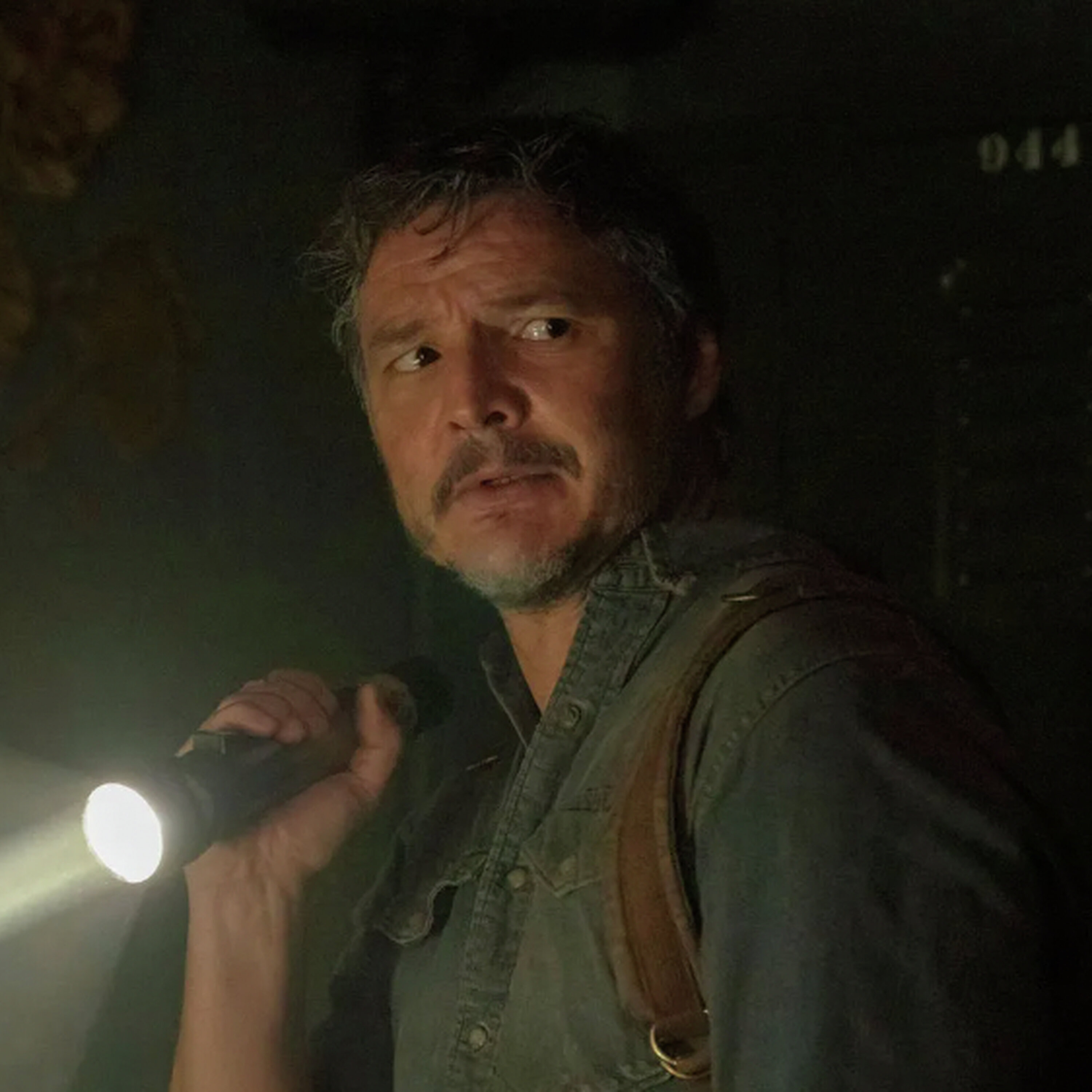 The Last Of Us Cast Reveal On Set Band And First Kiss Moments