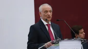 Envían al penal a exdirector de Pemex, Víctor Rodríguez, por violencia familiar episode artwork
