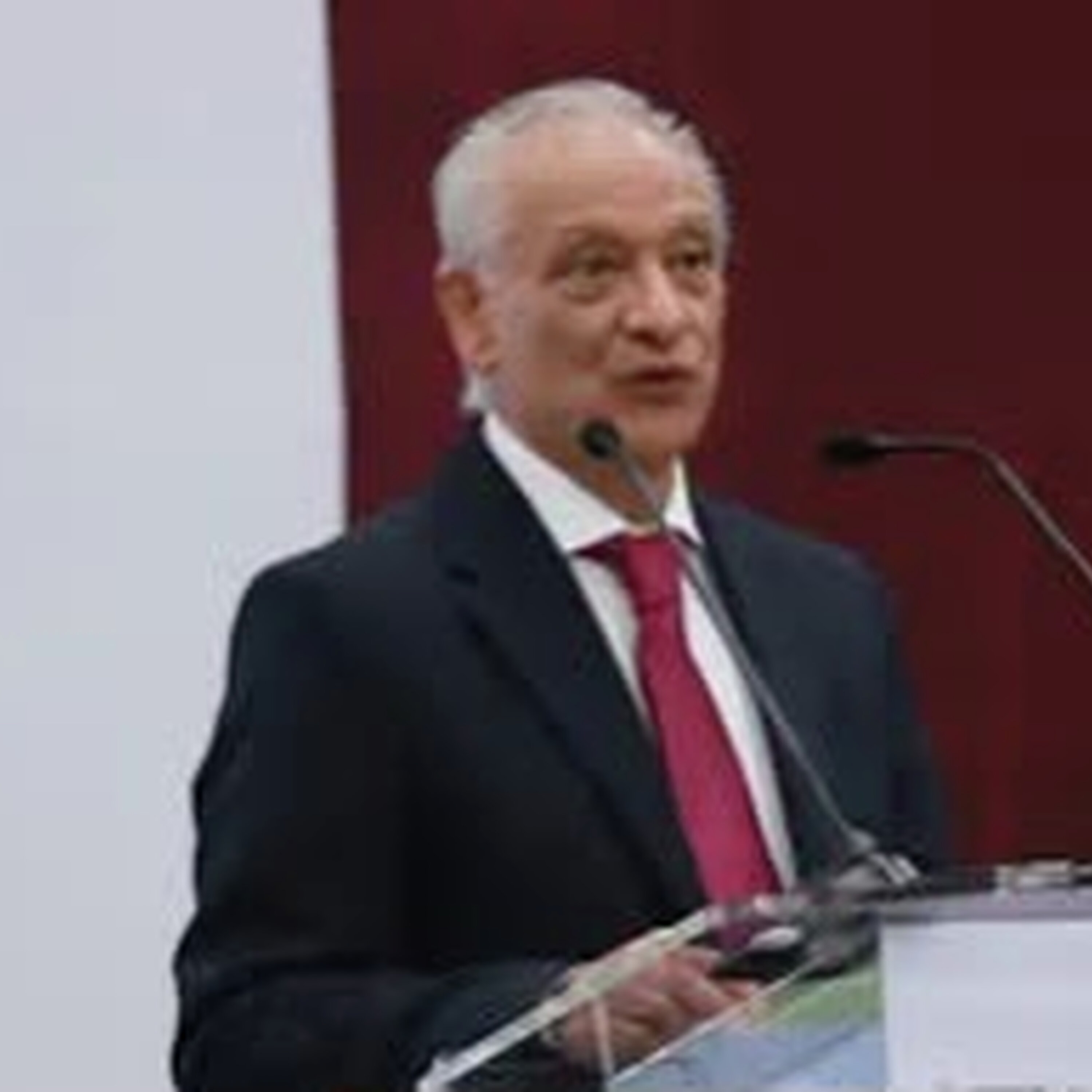 Envían al penal a exdirector de Pemex, Víctor Rodríguez, por violencia familiar episode artwork