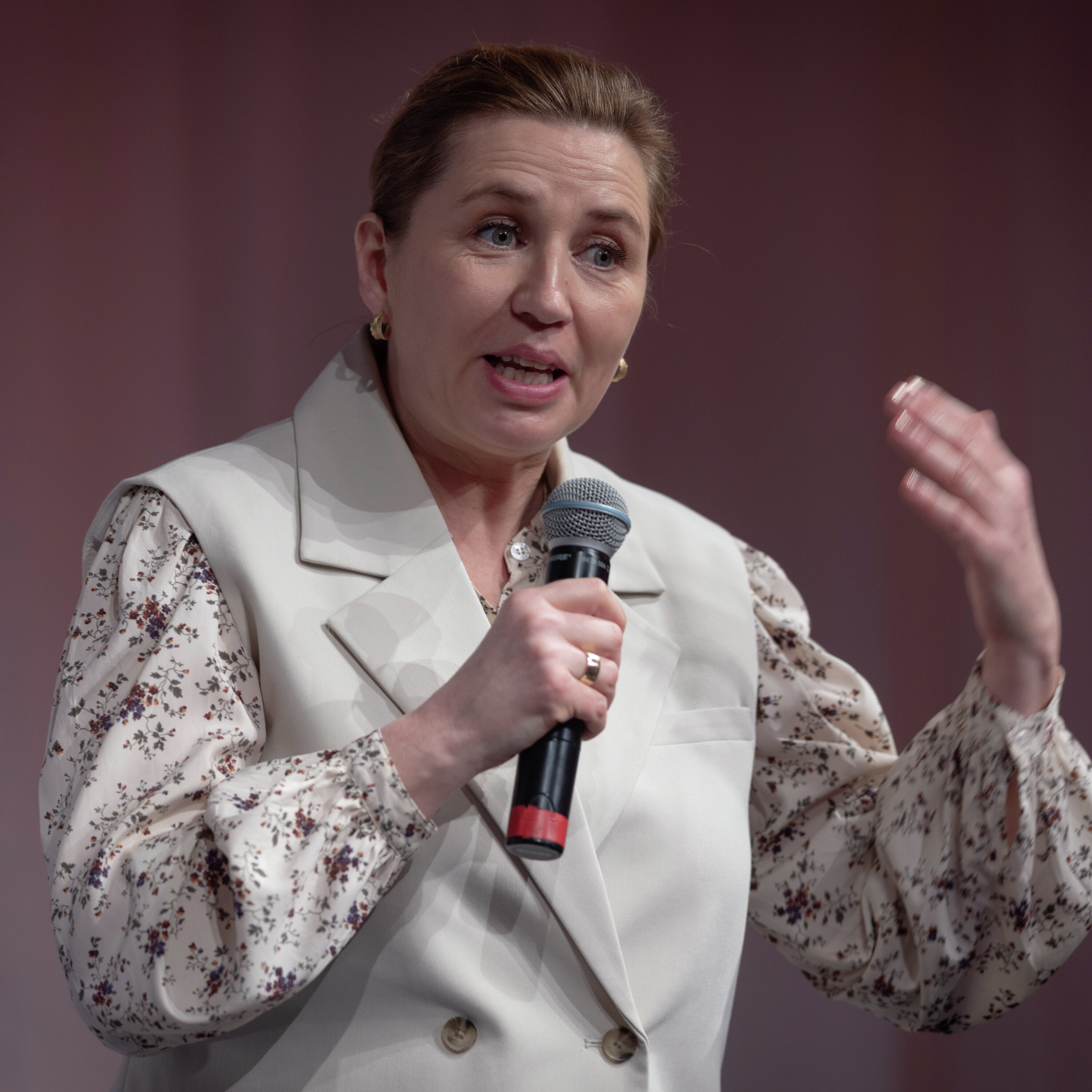 Live: Interview med Mette Frederiksen