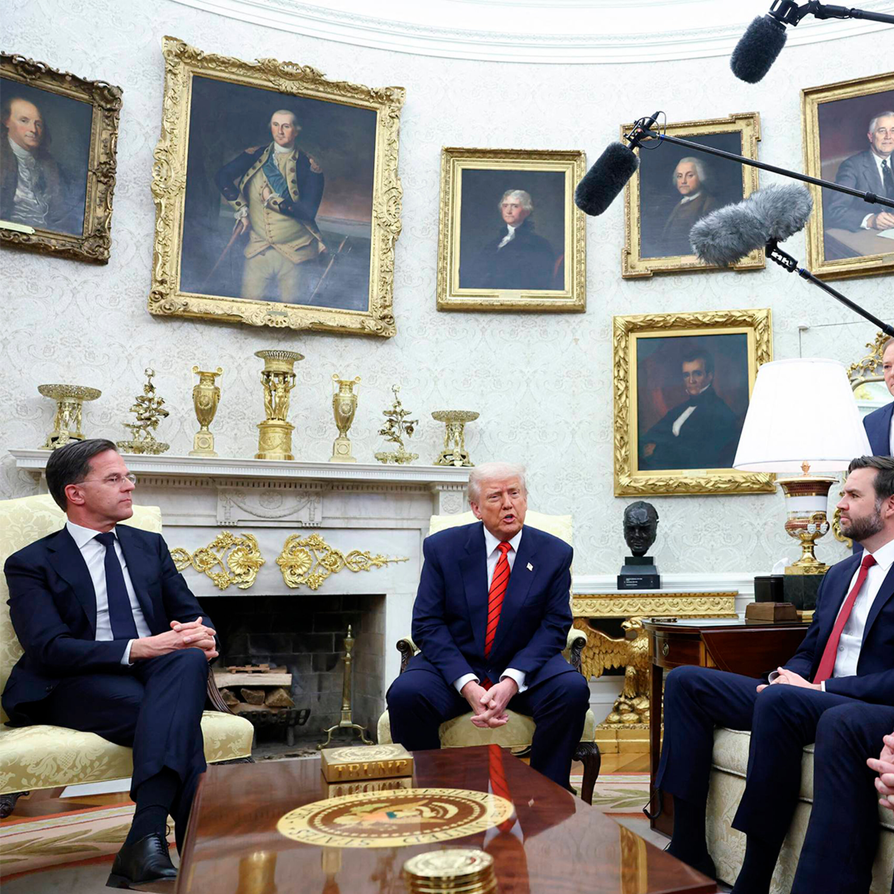 Trump trækker tæppet væk under NATO