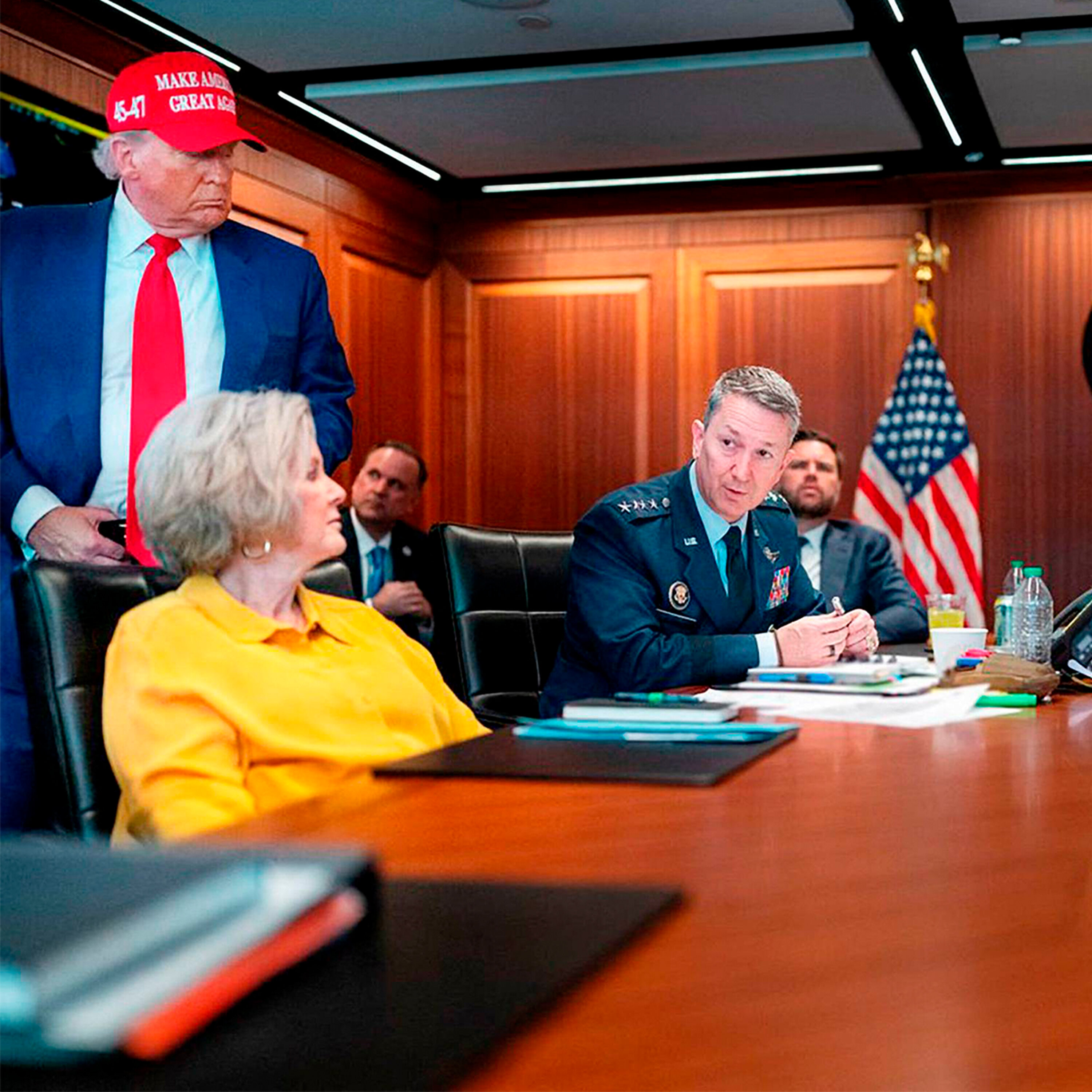 EKSTRA: Trump smider bombe