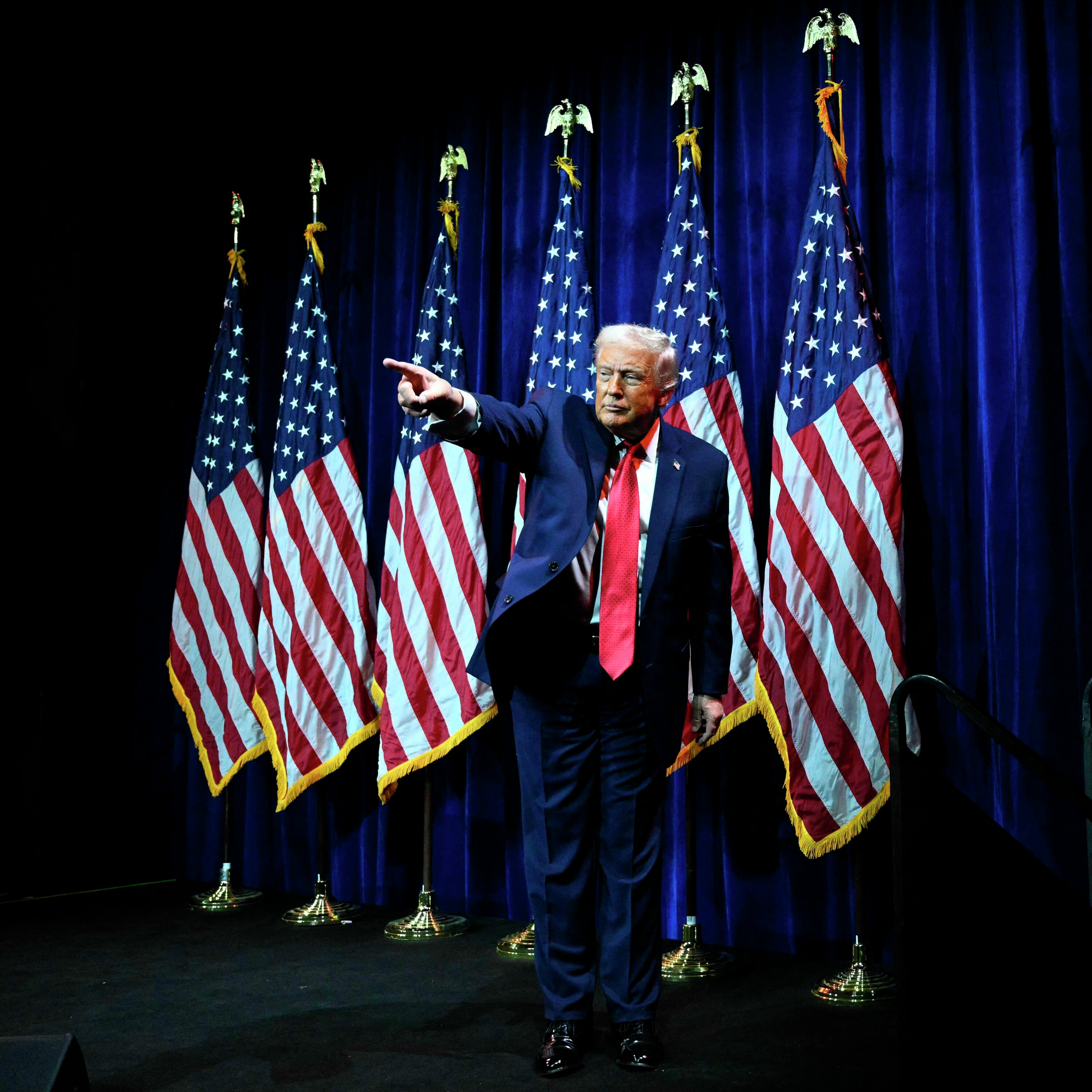 Trump bryder alle regler i jagten på Grønland