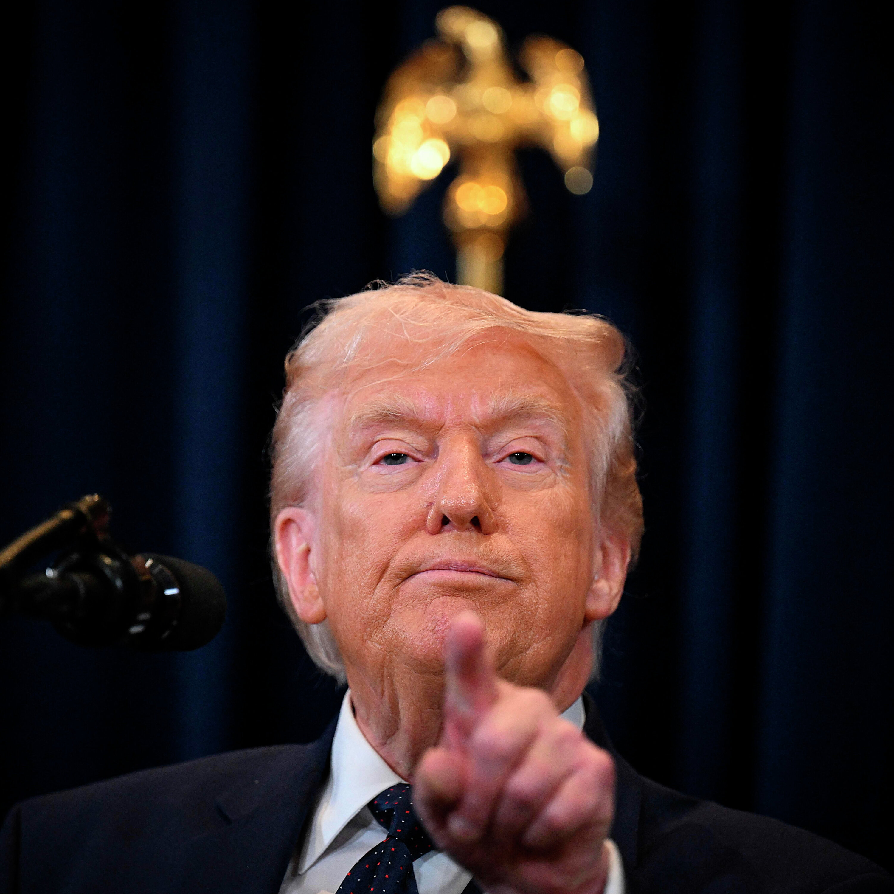 Trump sejler rundt i Iran