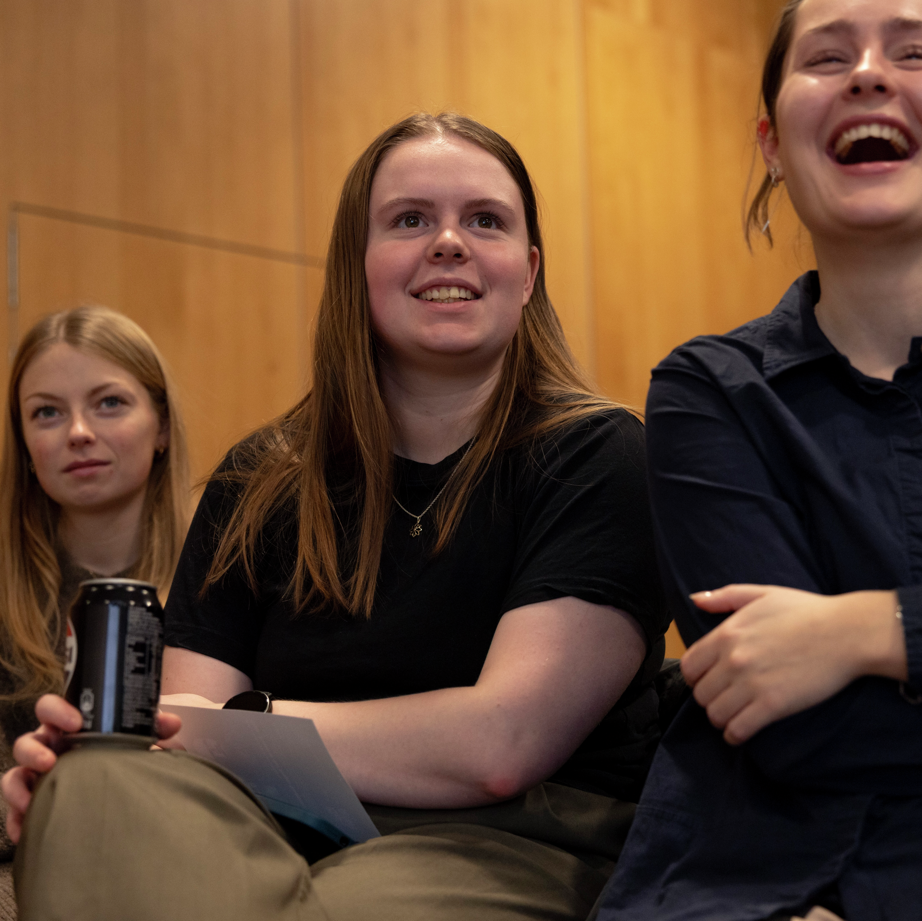 Overskudskvinder LIVE: Anne Stampe, Ane Konradsen, Nina Smith og Marchen Neel Gjertsen