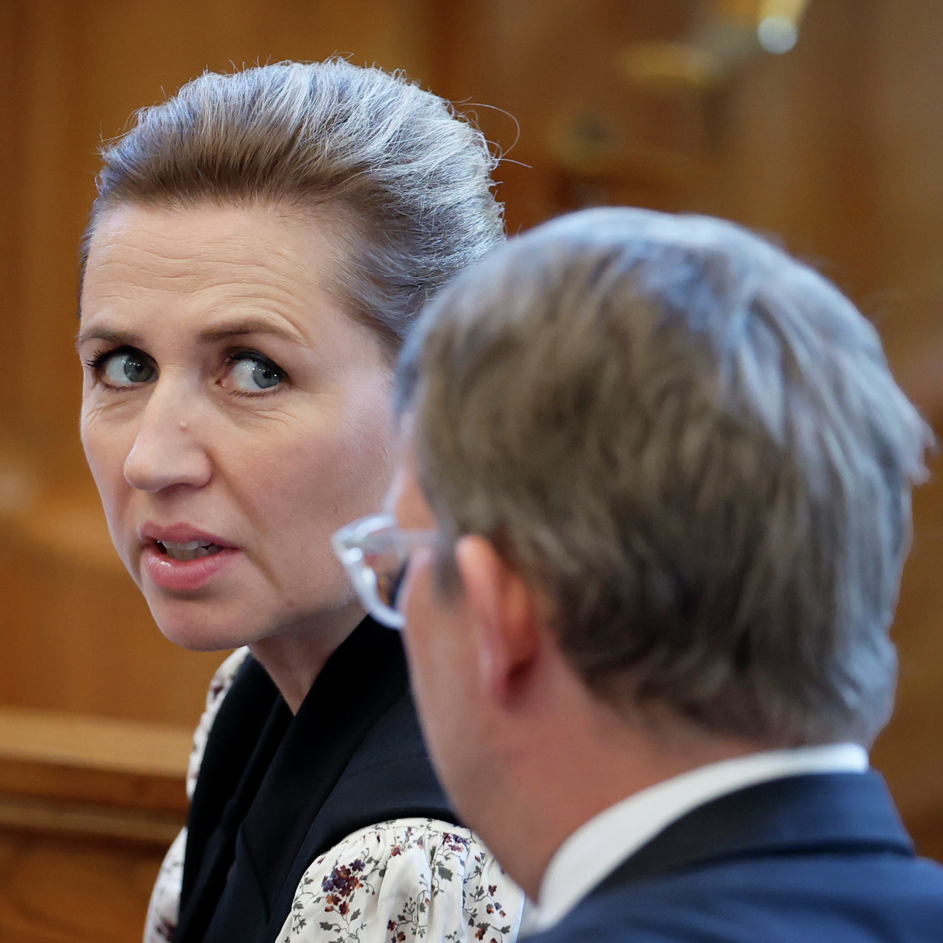 Mor og far skal skilles - men venter lige med at fortælle det til børnene Mor og far skal skilles - men venter lige med at fortælle det til børnene