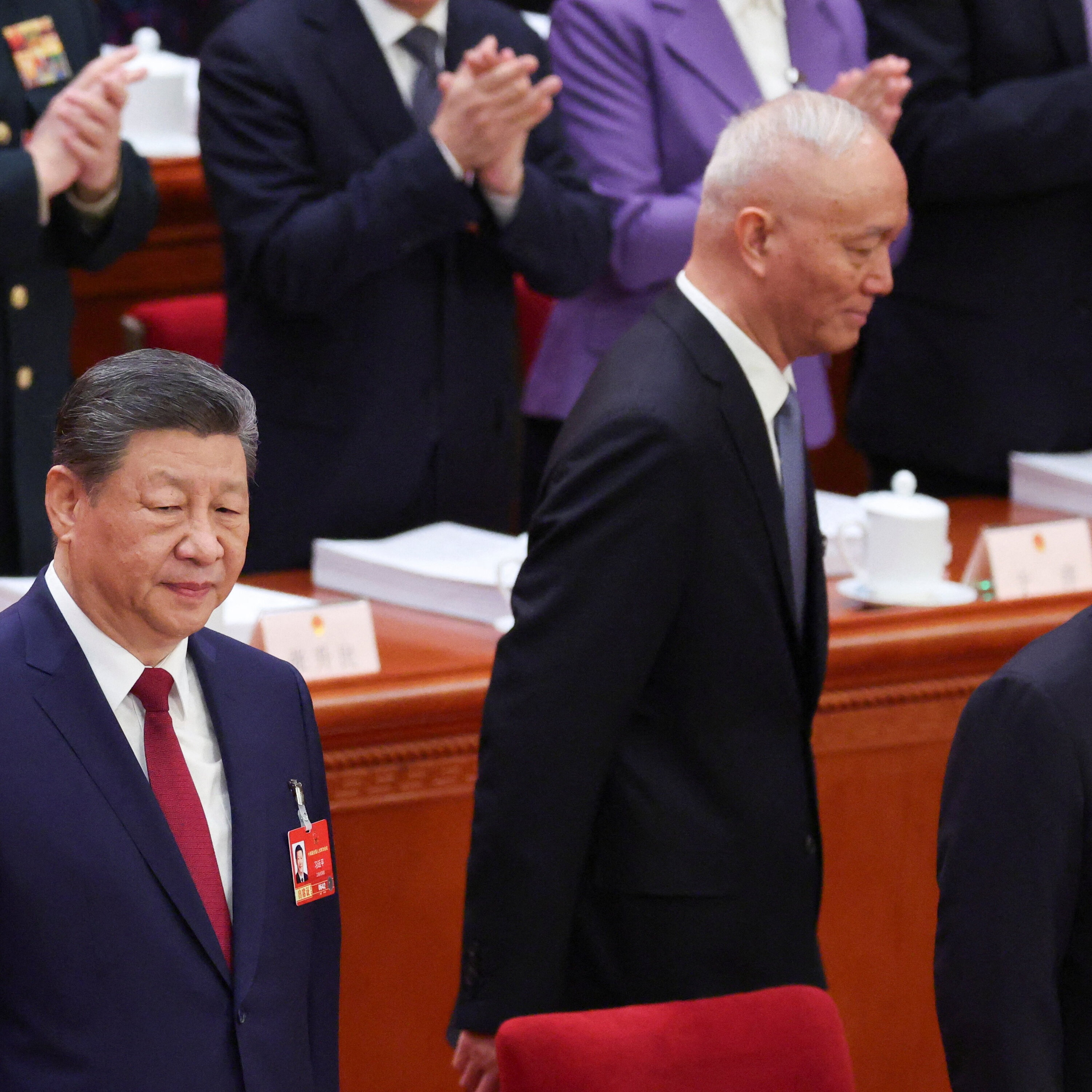 Hold øje med den gråhårede mand i baggrunden under topmødet i Beijing
