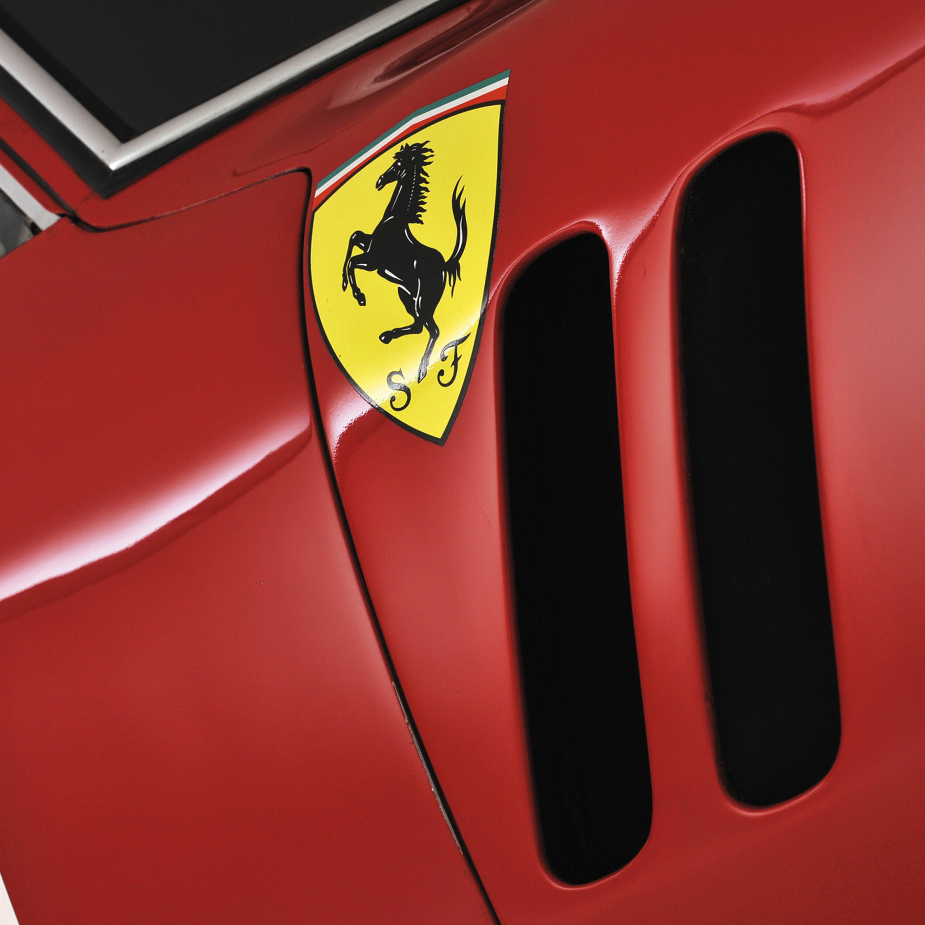 Lyn-analyse: Velhavende danskere elsker Ferrari - forhandler runder stor milepæl episode artwork