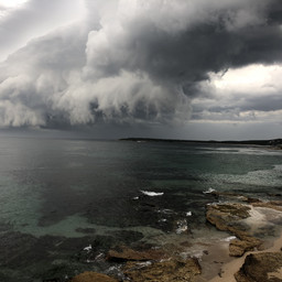 Huge storms continue to batter Sydney