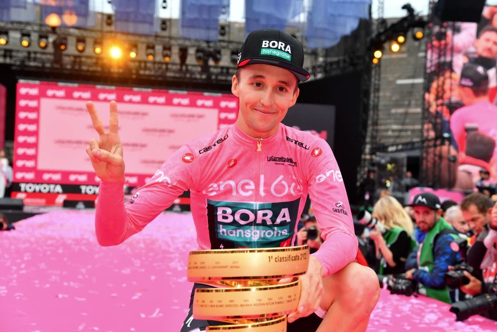 Perth's own Jai Hindley becomes first Australian to win the Giro d'Italia