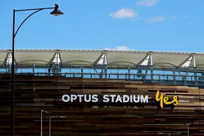 Perth Ashes test on a knife's edge