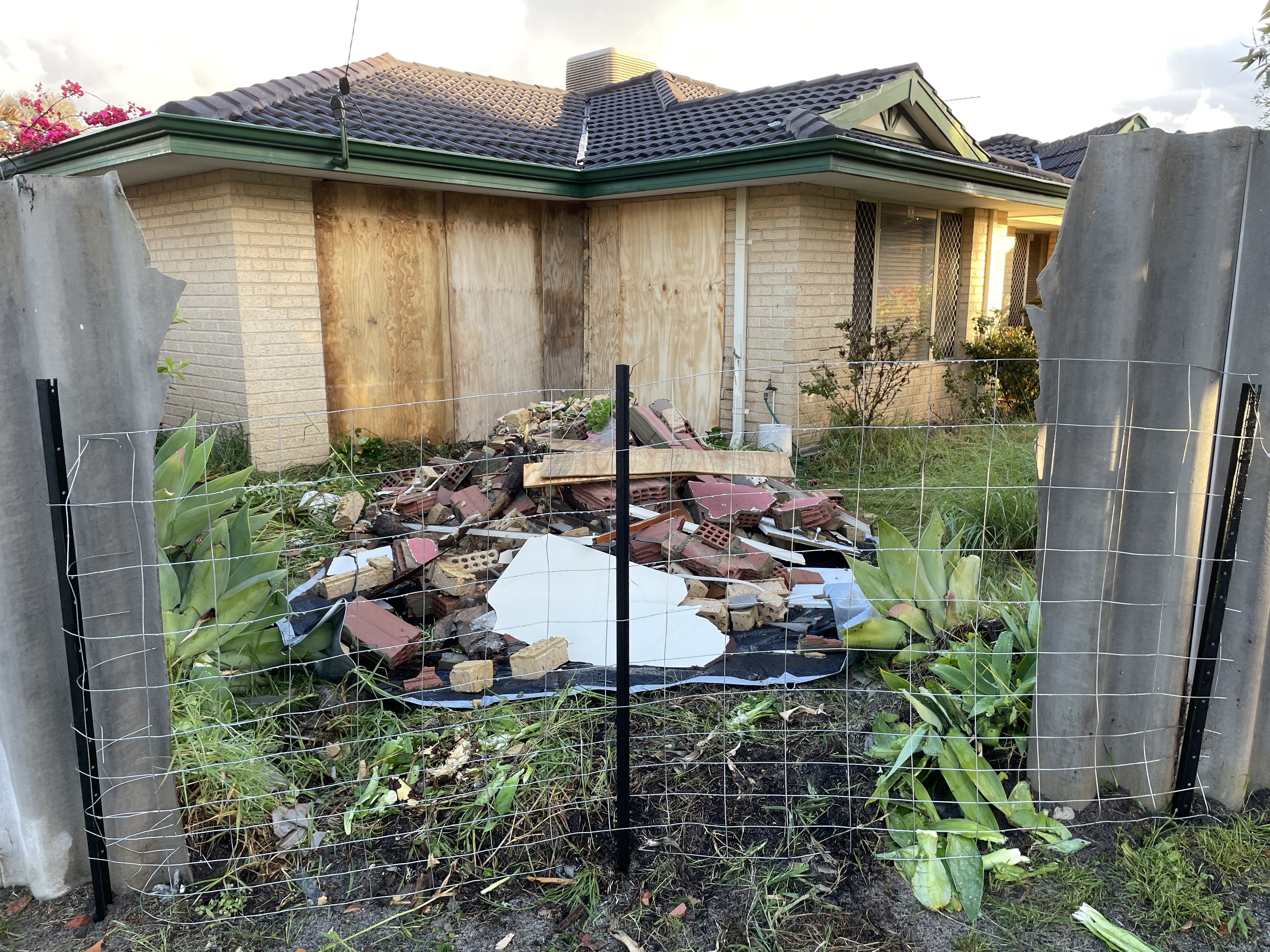Drunk-driver flees after smashing into Cloverdale home