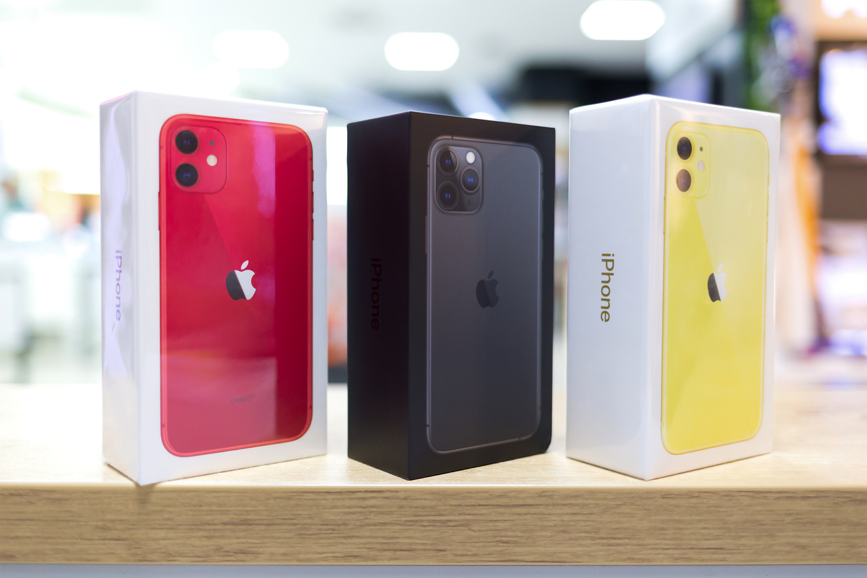 Apple to include a self-repair kit for future phones