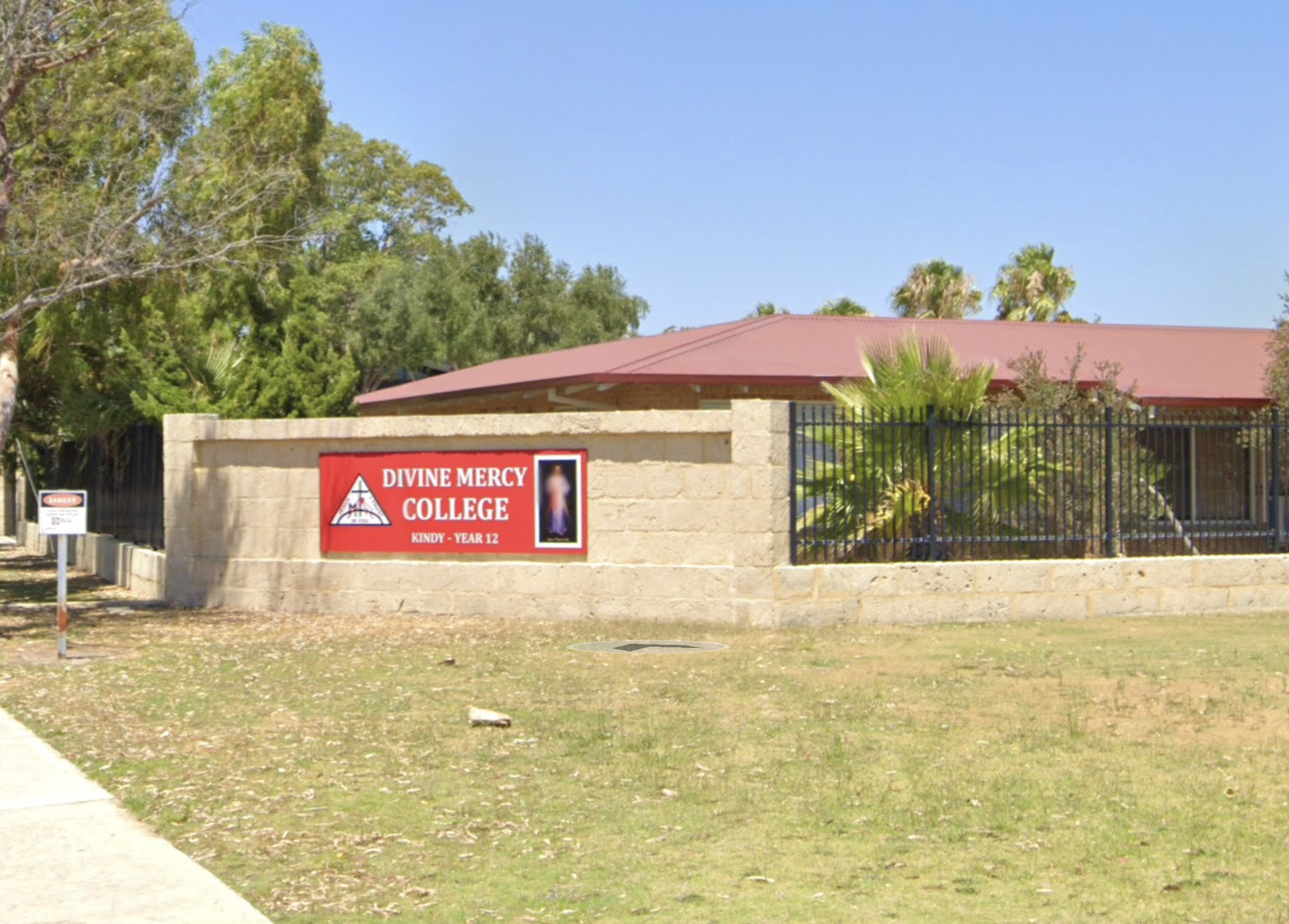 'This is ridiculous': Parent from Perth school 'angry' at reports of anti-vax principal's threats