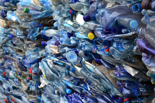 Should Australia follow the UK with ambitious plastic laws?