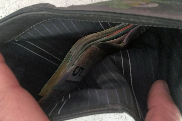 A chain of good Samaritans combine to return a lost wallet stuffed with cash