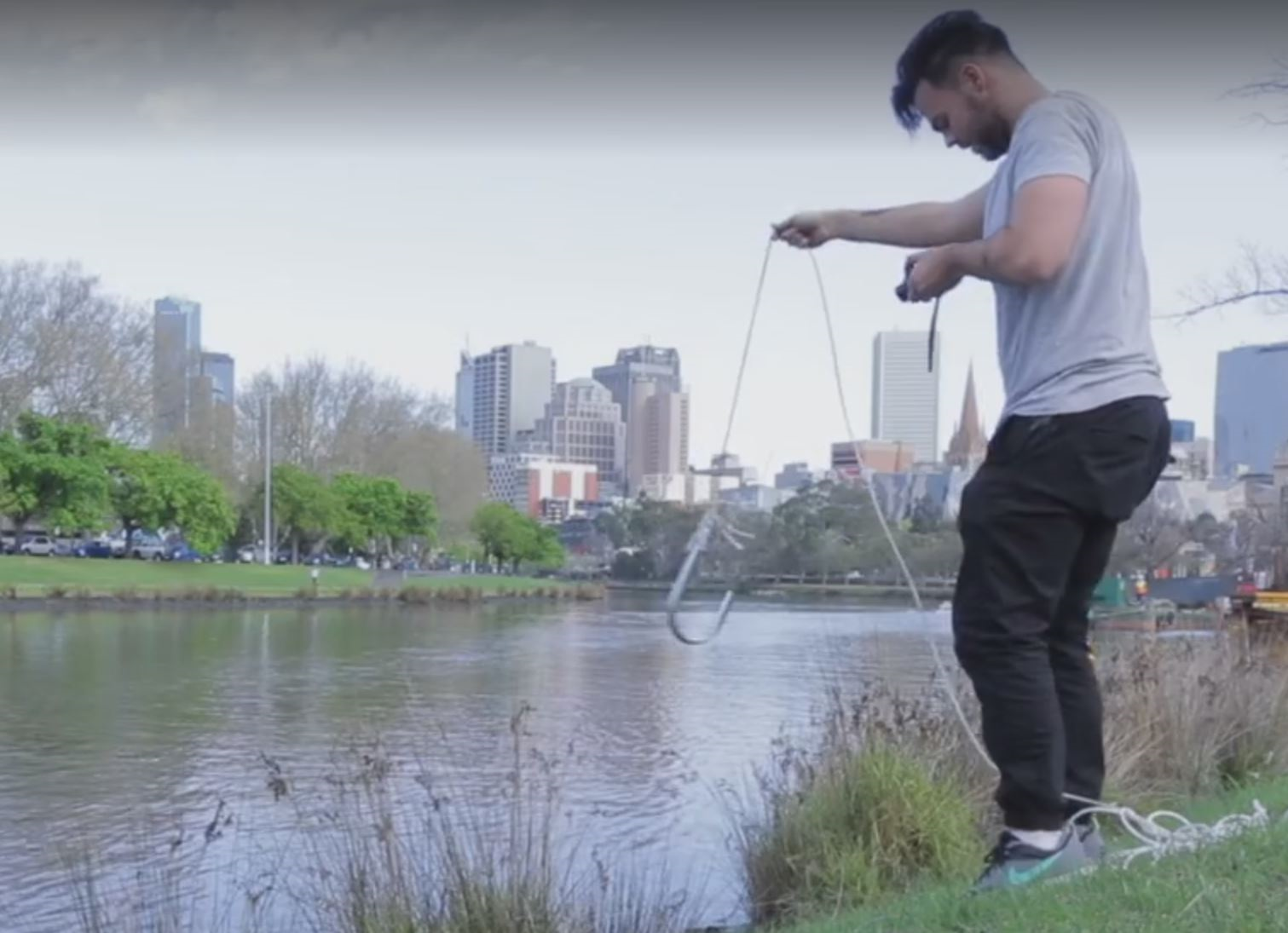 Melbourne "fisherman" catches unusual haul in the Yarra