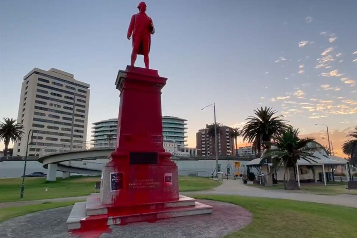 Captain Cook statue in St Kilda vandalised again
