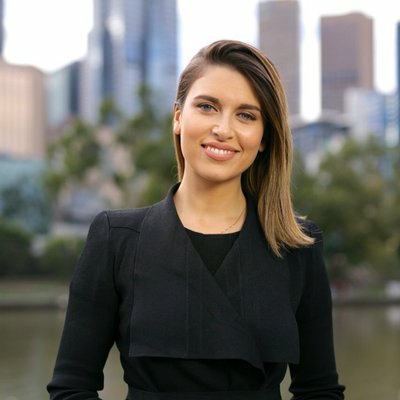 Seven News court reporter Sharnelle Vella tells Ross and John what she witnessed outside the County Court