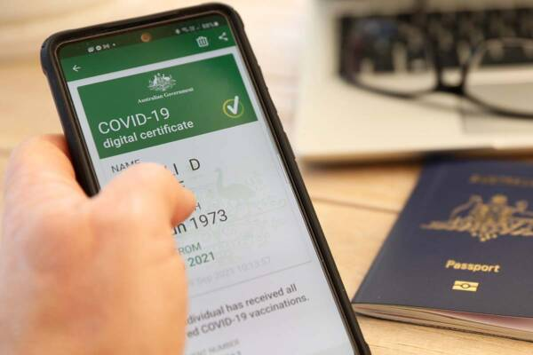 Expert urges caution as hospitality workers call for end to COVID-19 rule