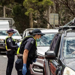 Hundreds of extra police deployed as Victoria slams border shut to NSW and the ACT