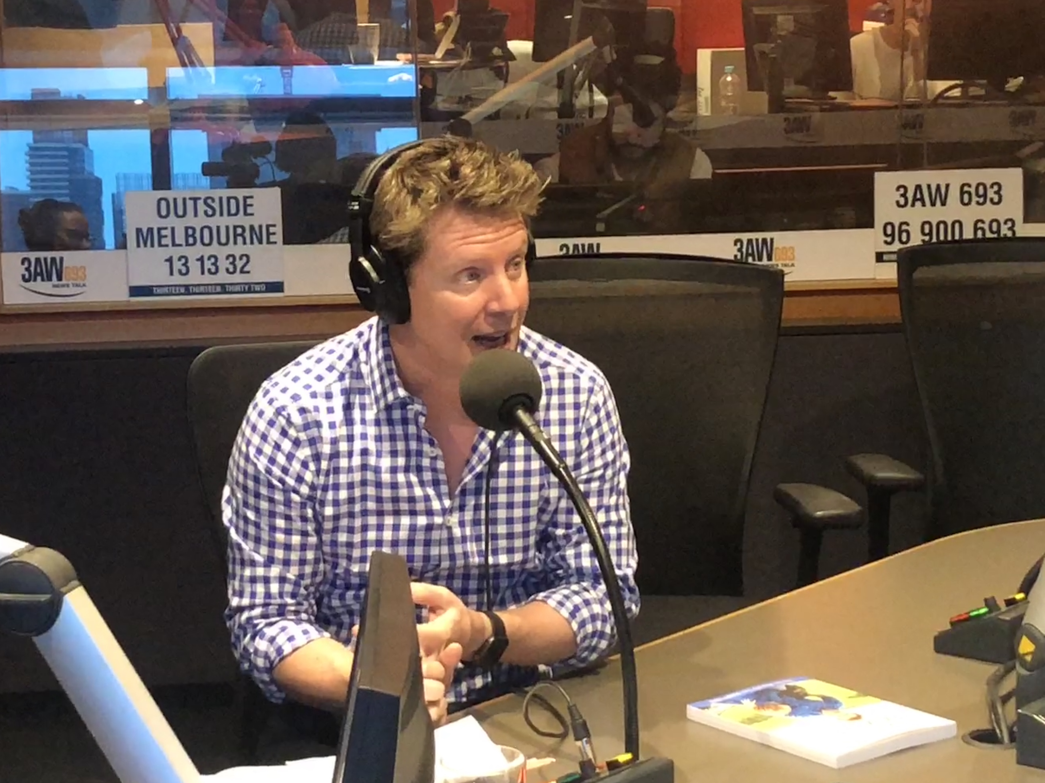 Scott Pape, The Barefoot Investor, joins Kate and Quarters in the studio