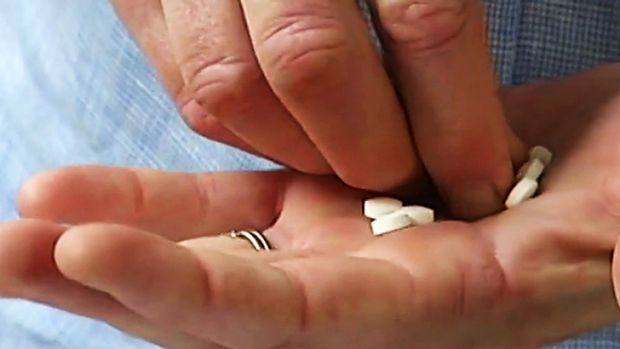 Ross and John get a science lesson in antibiotic resistance and 'bugs'