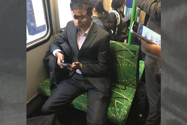 Tram crime: Man-spreading and backpack-seating angers 3AW producer