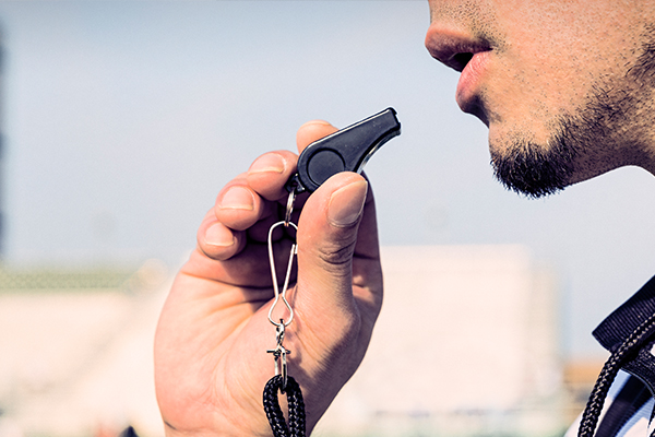 Umpire shortage hits Victorian football leagues