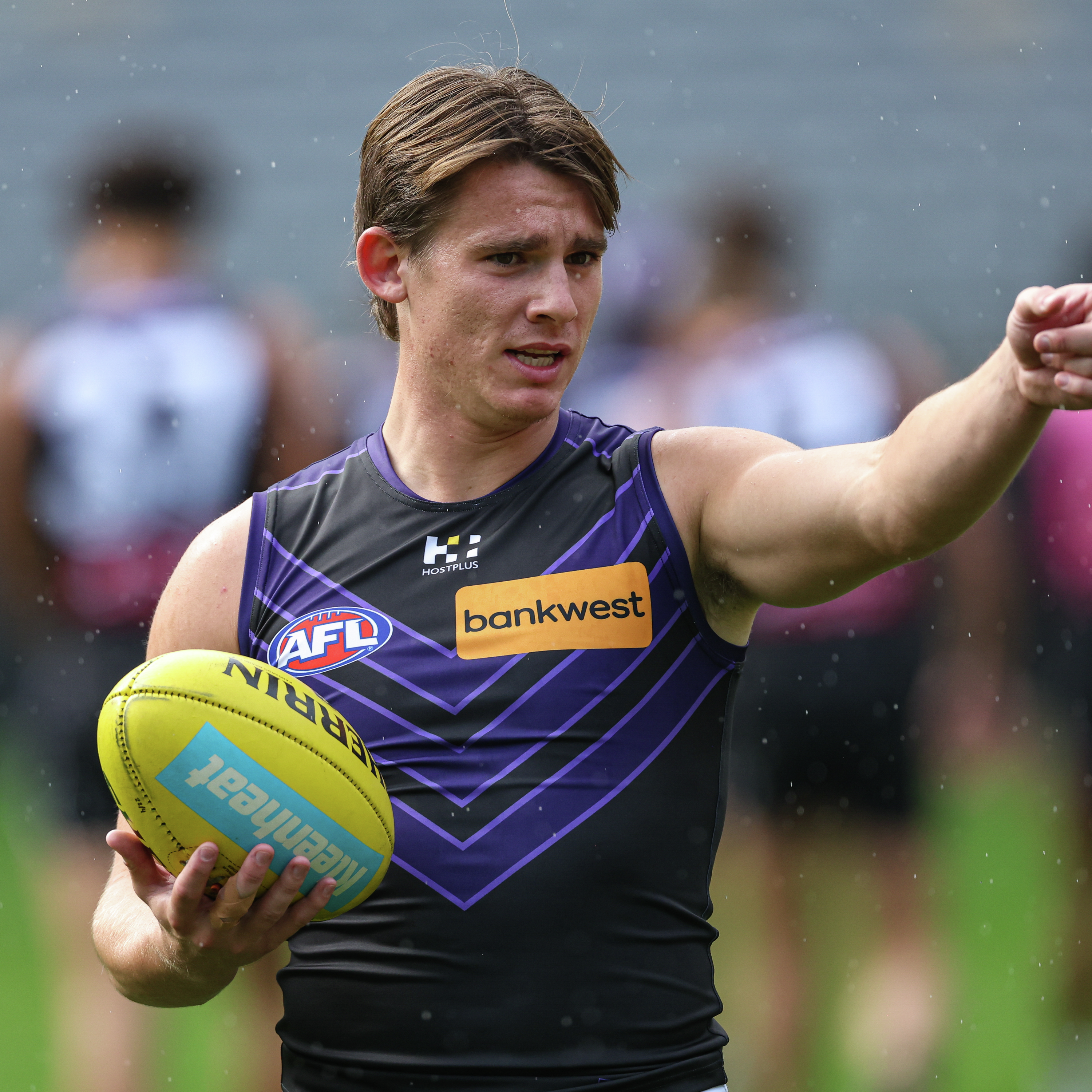 Caleb Serong finds out footy journo Ryan Daniels can't ride a bike