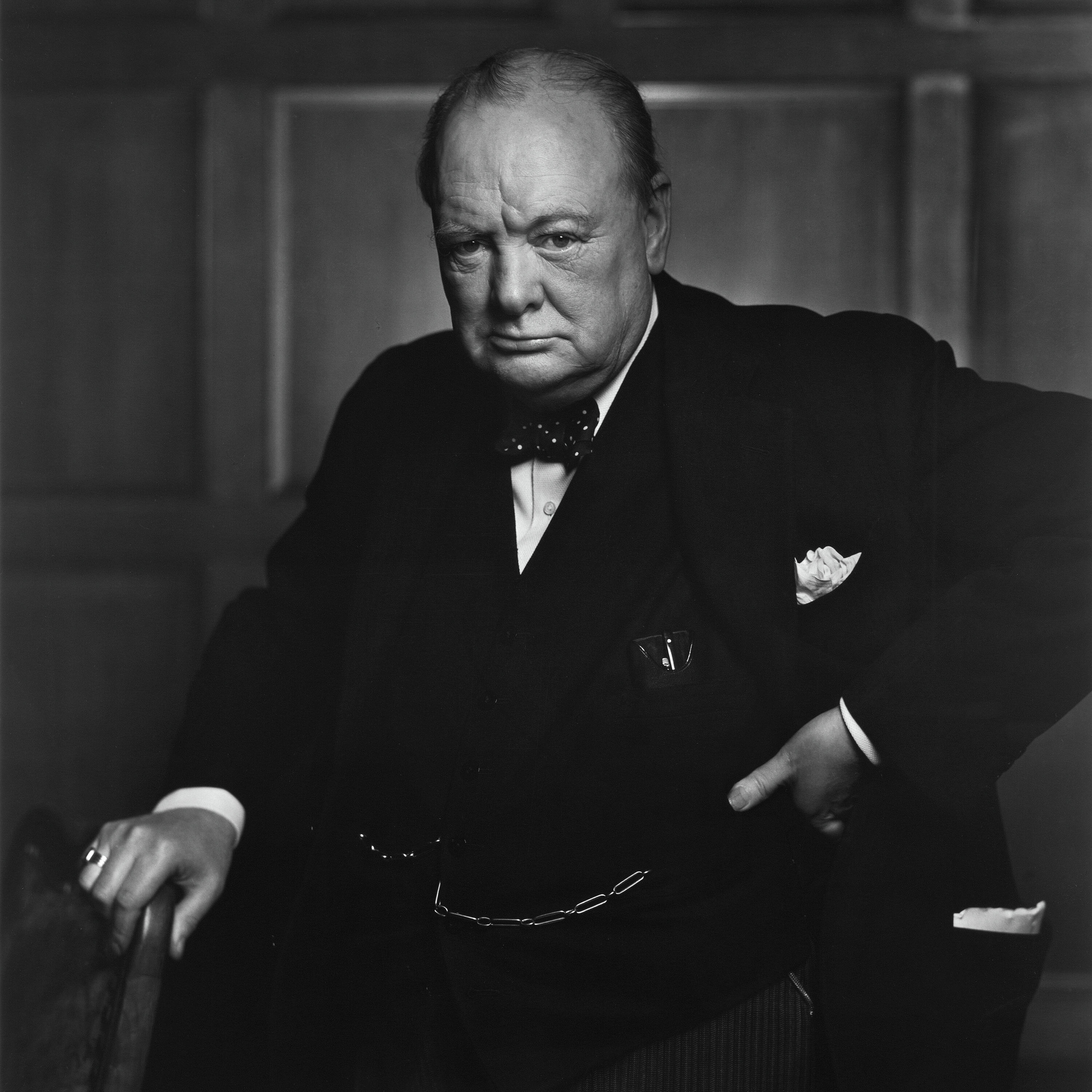 “Sangue, suor e lágrimas”: a vida de Winston Churchill, a grande figura da II Guerra Mundial Episode cover
