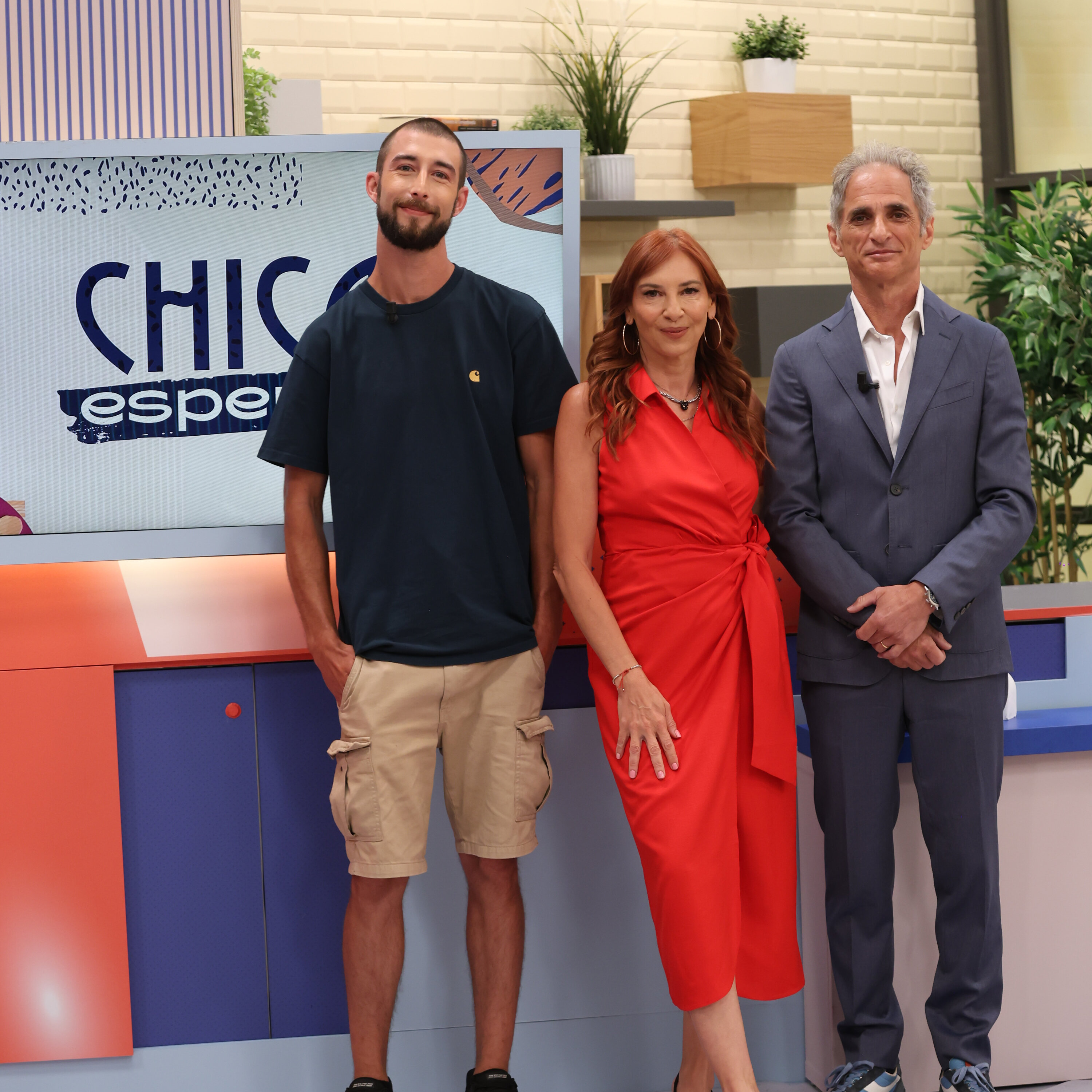 Chica Esperta: "Os antibióticos não funcionam com os vírus porque eles inibem coisas específicas das bactérias"