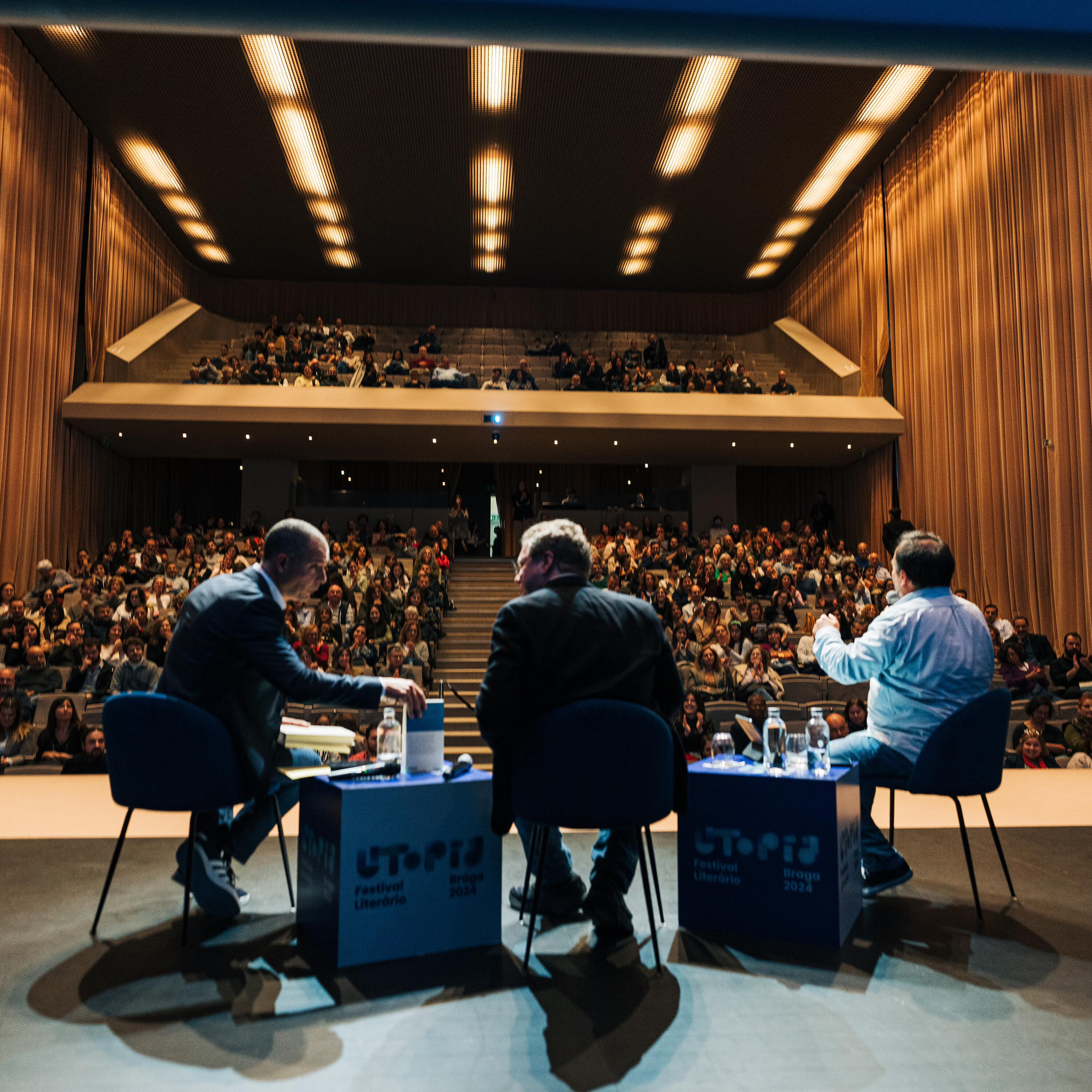 Coisa Que Não Edifica Nem Destrói