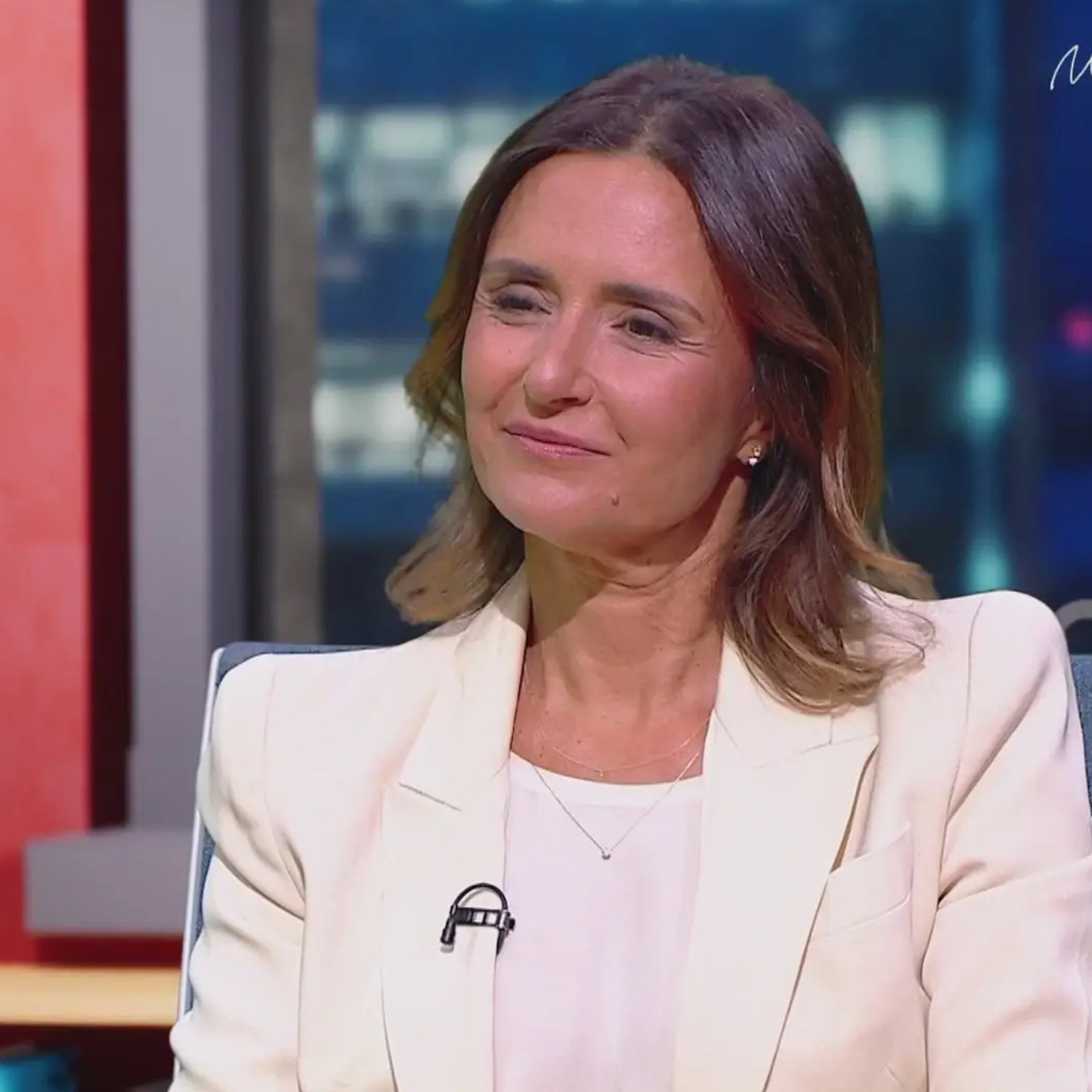 Novo Podcast SIC Notícias: Maria João Avillez entrevista Isabel Guerreiro, CEO do Santander Portugal