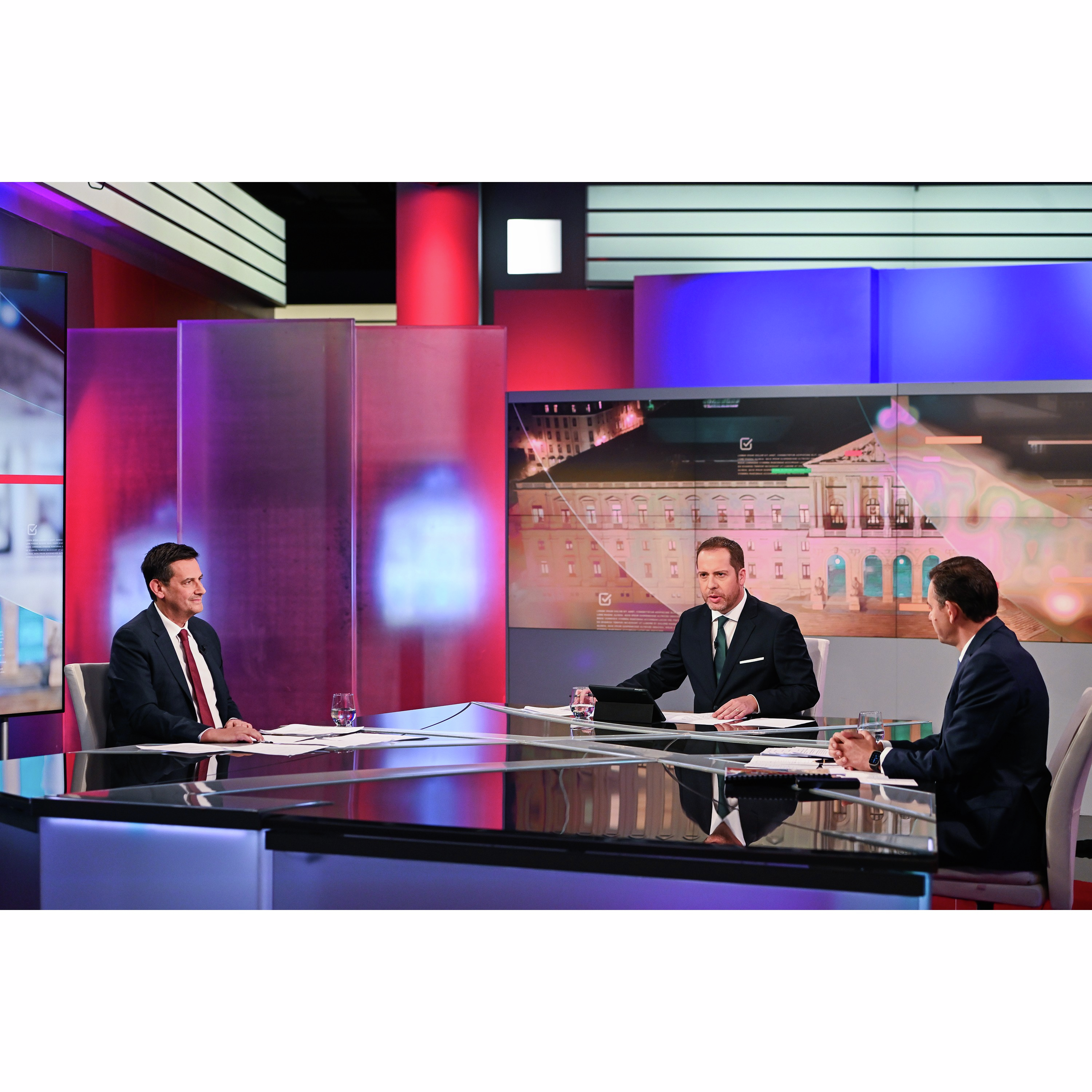 Luís Montenegro (AD) vs Rui Rocha (IL)