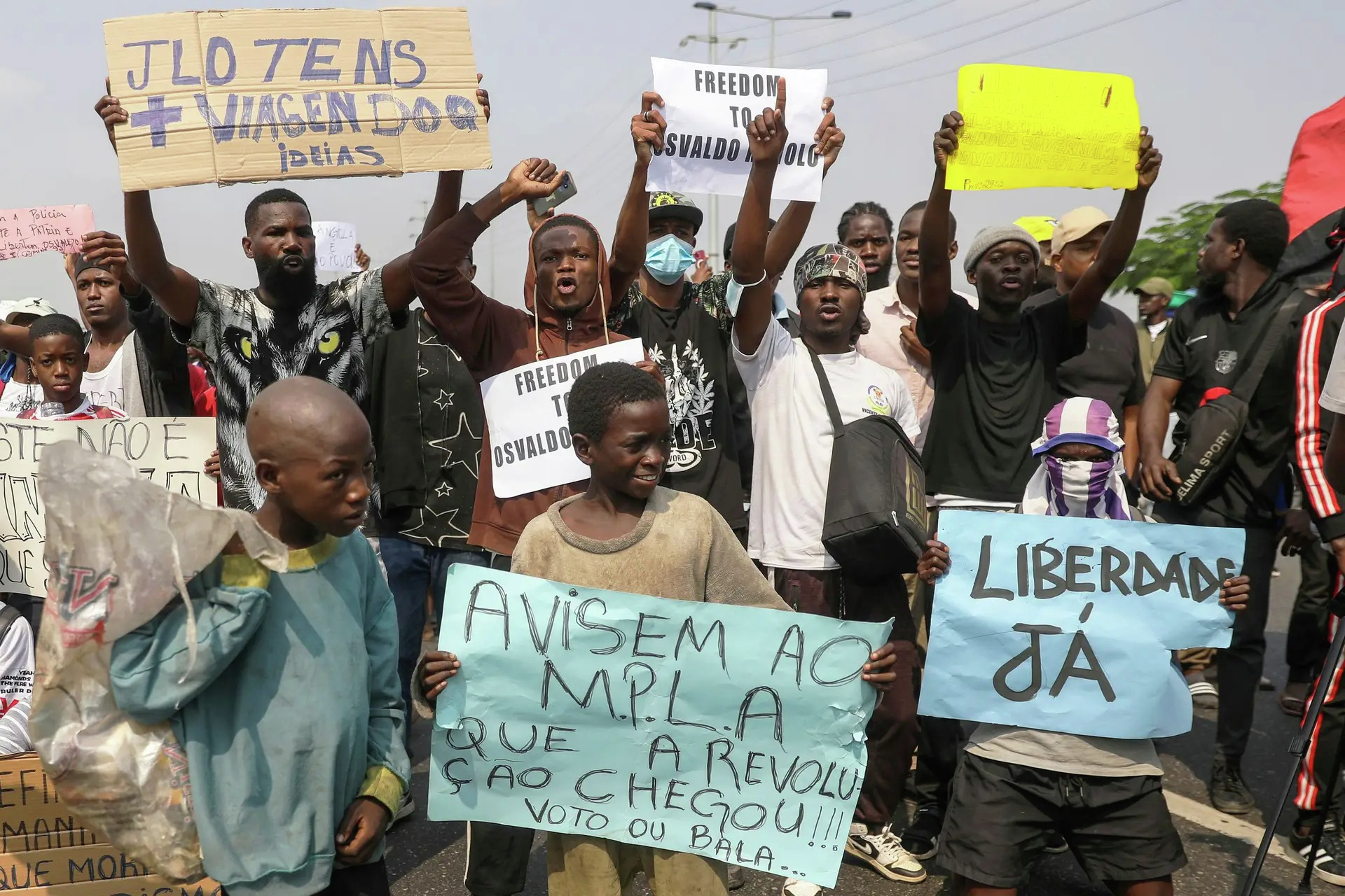 Vários ativistas detidos desde julho em Angola: um deles cumpre greve de fome há vários dias