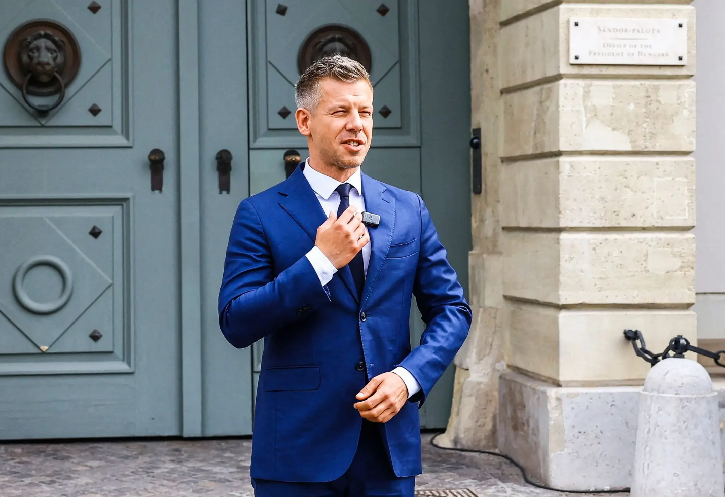 Orbán acabou, o populismo longe disso: “A sociedade civil hoje é mais frágil do que há 100 anos, e isso torna o risco maior”