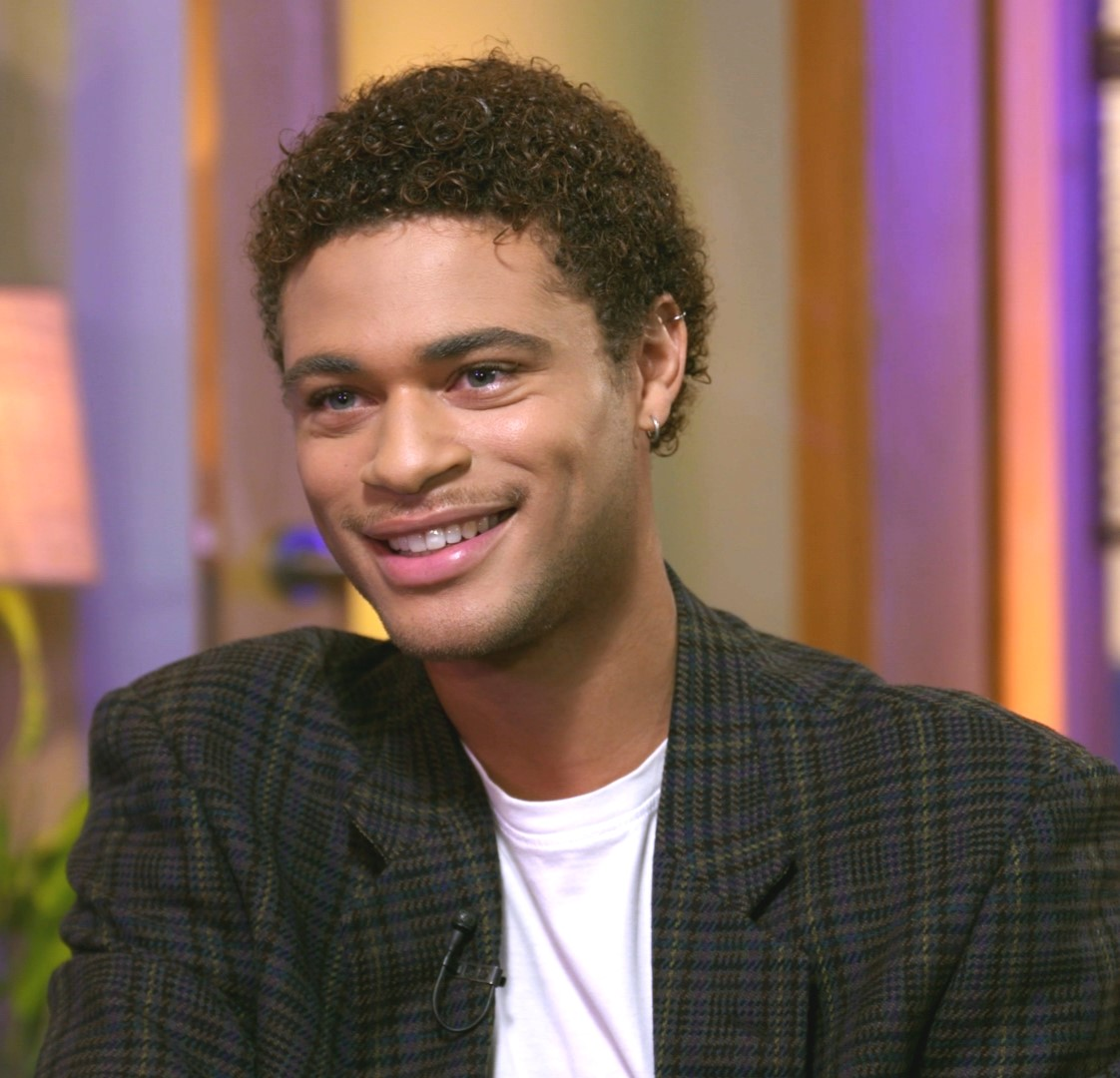 Evandro Gomes: “Cheguei a não ter comida na mesa, partilhávamos pão e leite entre oito pessoas. Pedi 50 cêntimos à minha mãe e ela nem 10 tinha na conta”