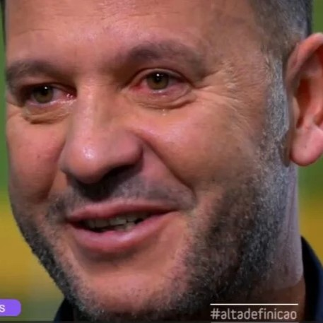 Cândido Costa: “As botas fora das calças em São João da Madeira eram sinal de rebeldia, aqui eram de bimbo. O meu sotaque era gozado. Tinha muitas borbulhas na cara e passei de um dos grandes a ser um cromo. Passei muitas noites aqui a chorar sozinho em Lisboa, foi duro para mim”