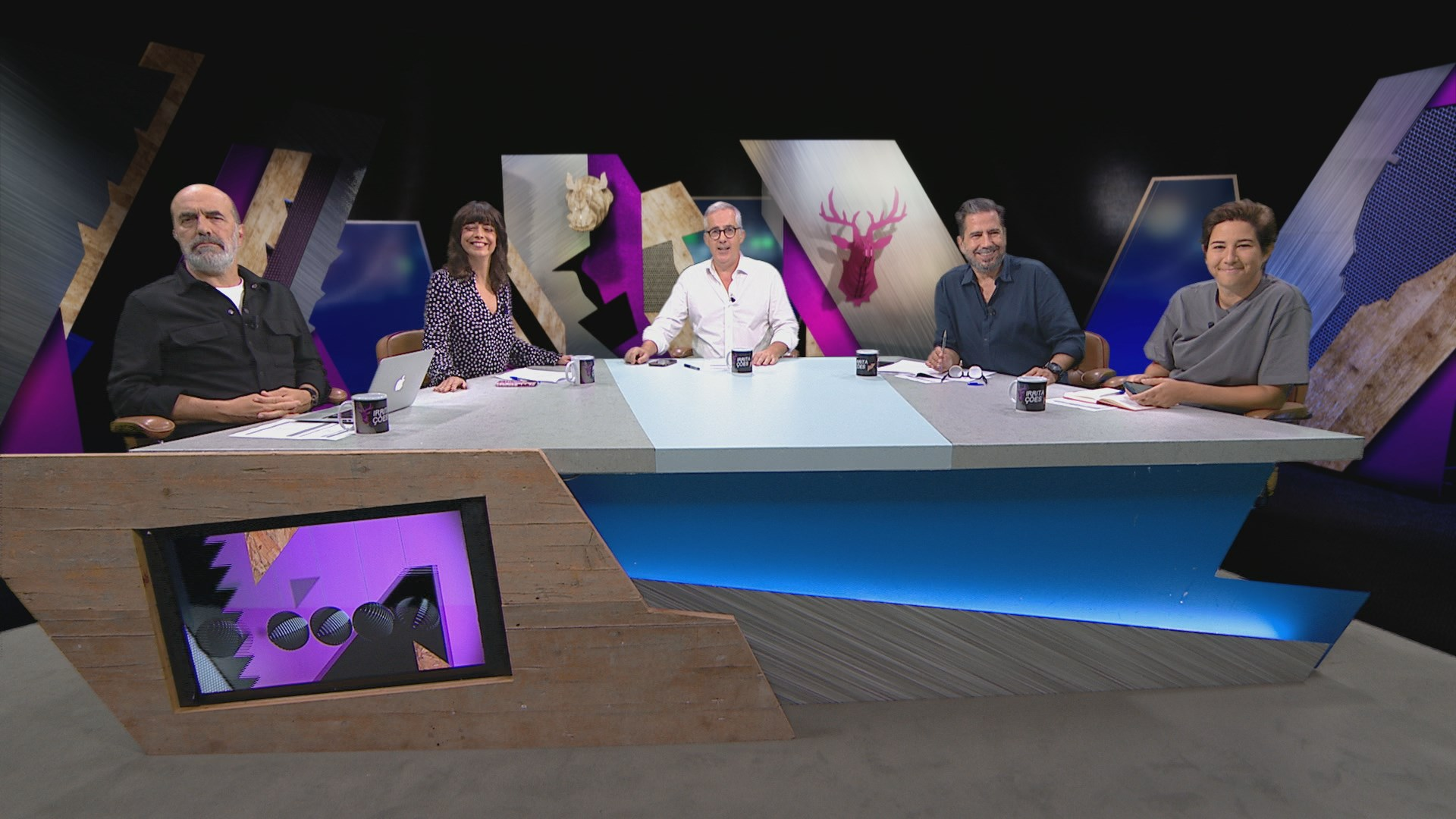 Pessoas que se passam do nada, escrita do iPhone, e o 'woke' na ópera