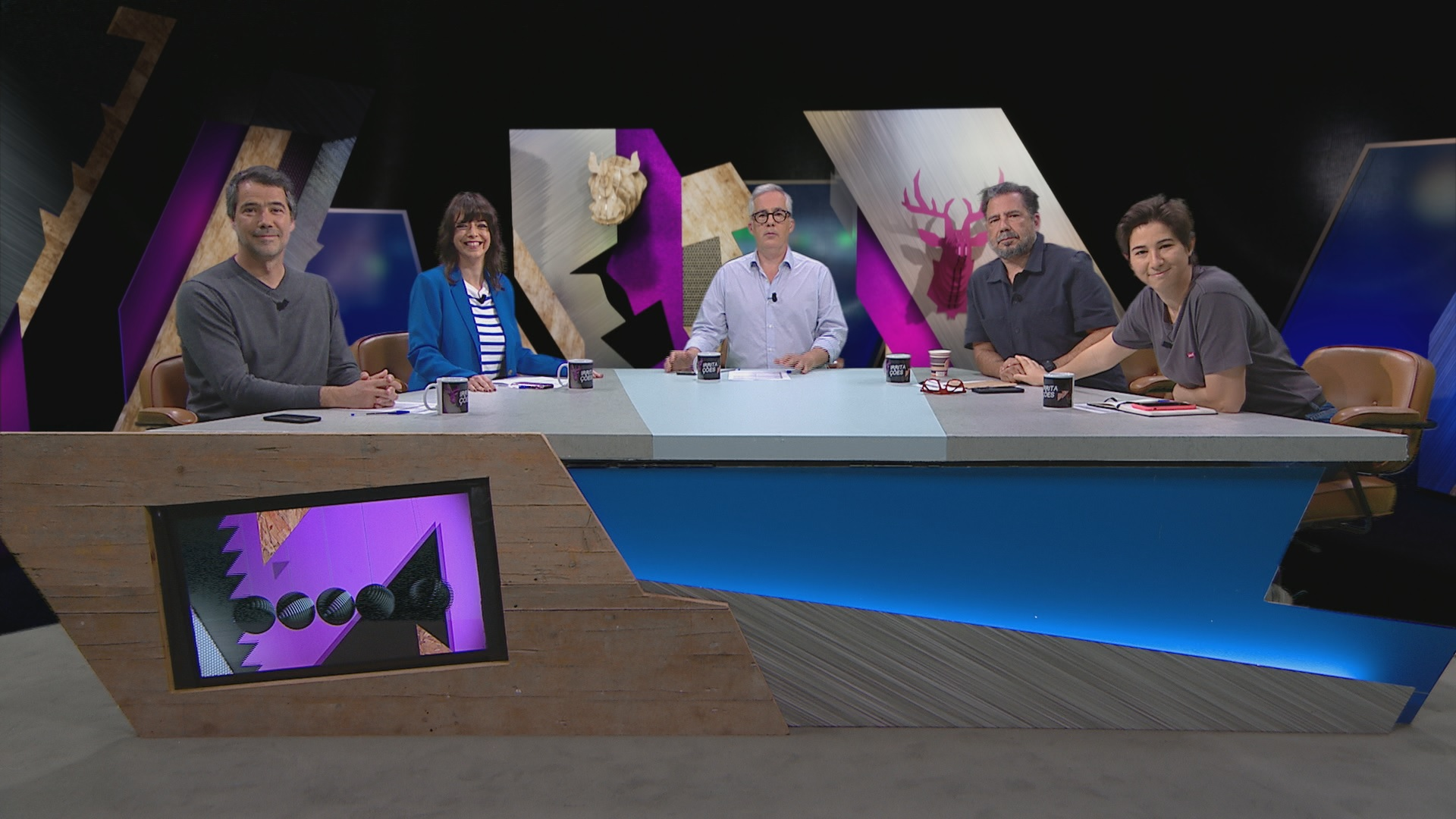 Gorjetas 'impostas', Óscares, e a arte de comer em aviões