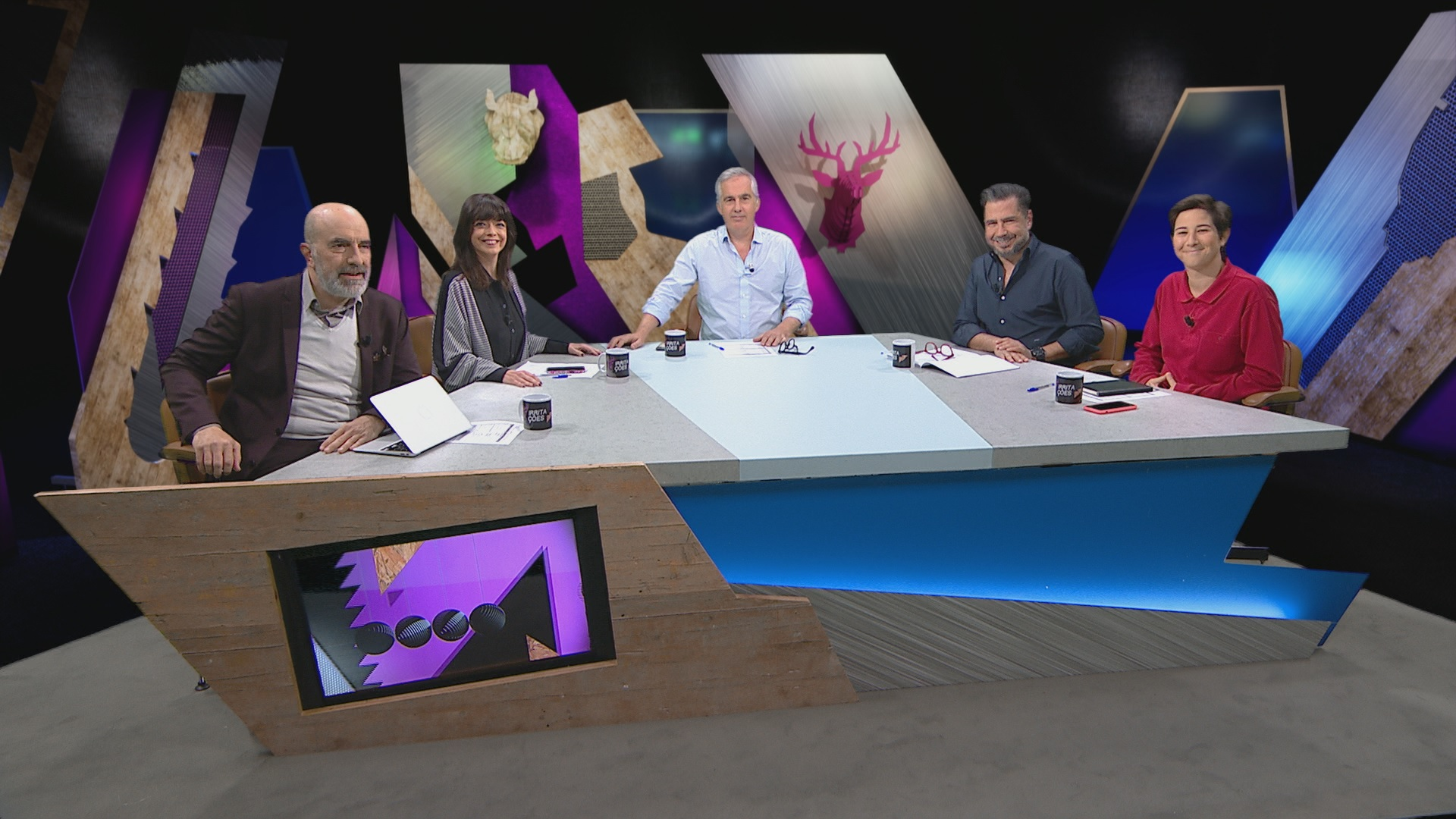 Arte pública em Portugal, comportamentos no elevador, e funcionários chico-espertos