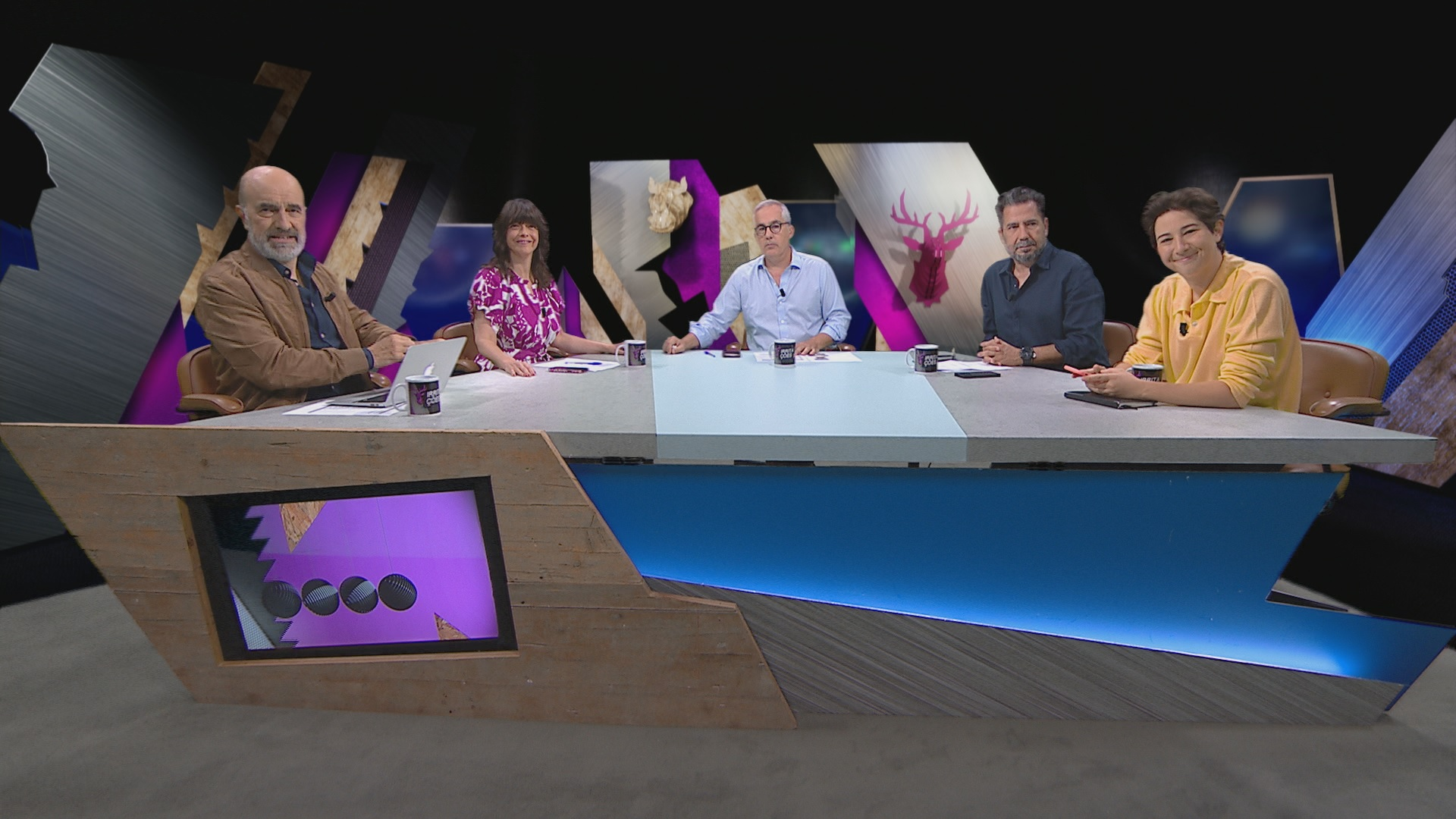 Mortos asséticos na TV, App que denuncia estacionamentos, e degraus curtos