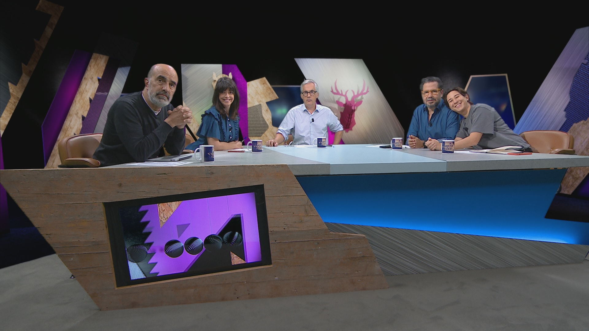 Nova ronda pelos chás, pessoas que comem e fumam em comboios, e Mondrian virado ao contrário